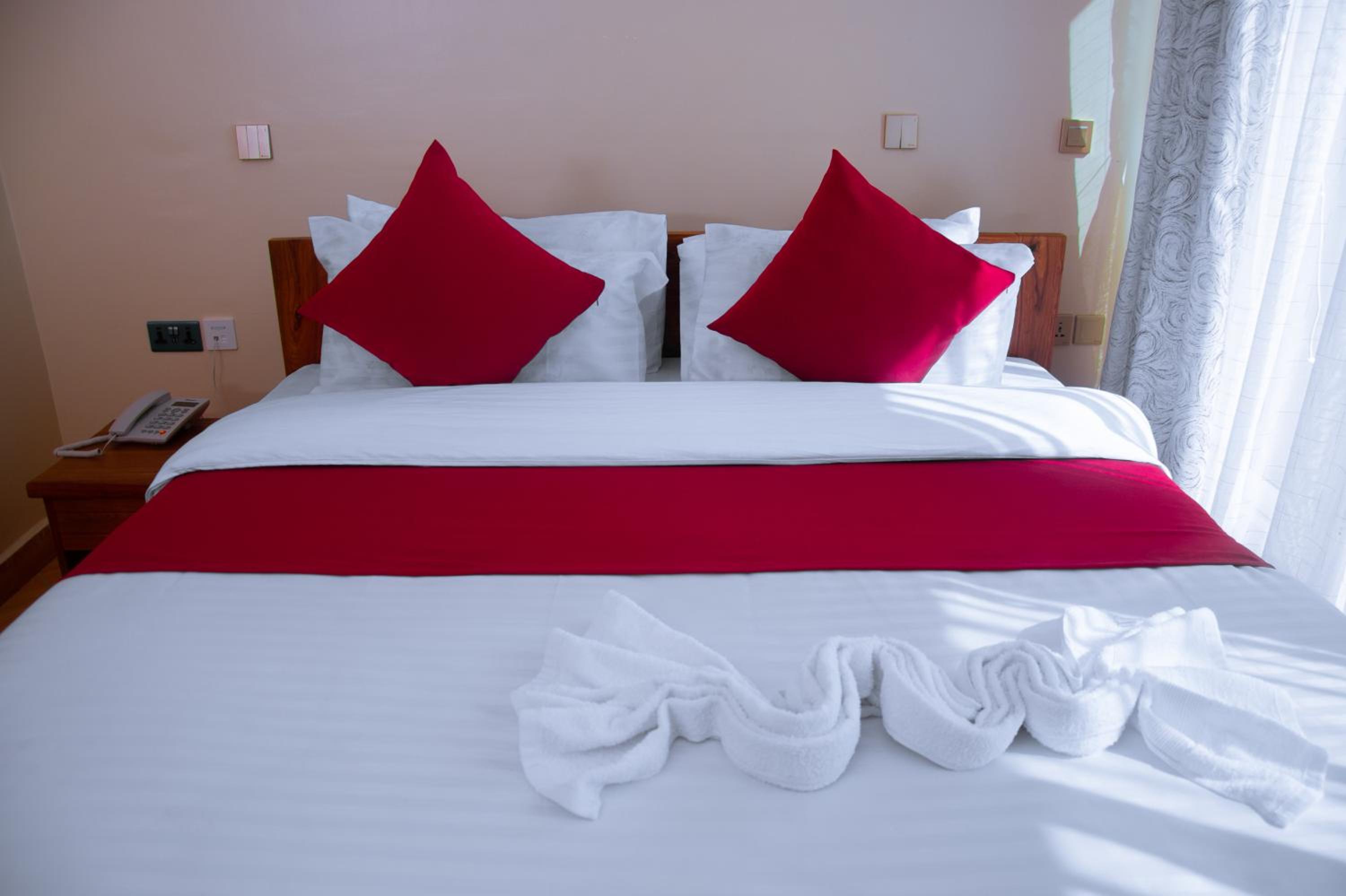Deluxe Double Room with Balcony photo 1