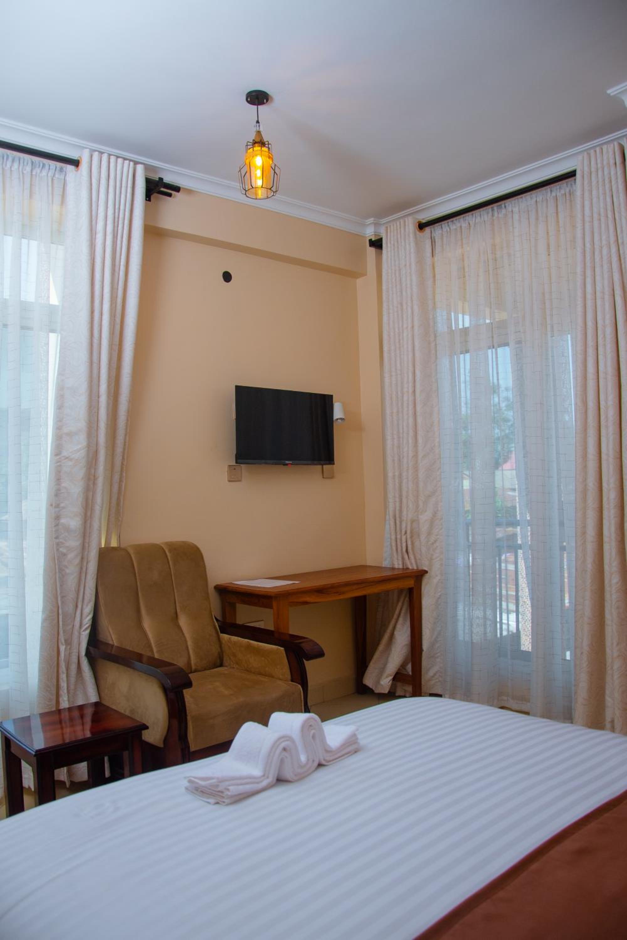 Deluxe Suite