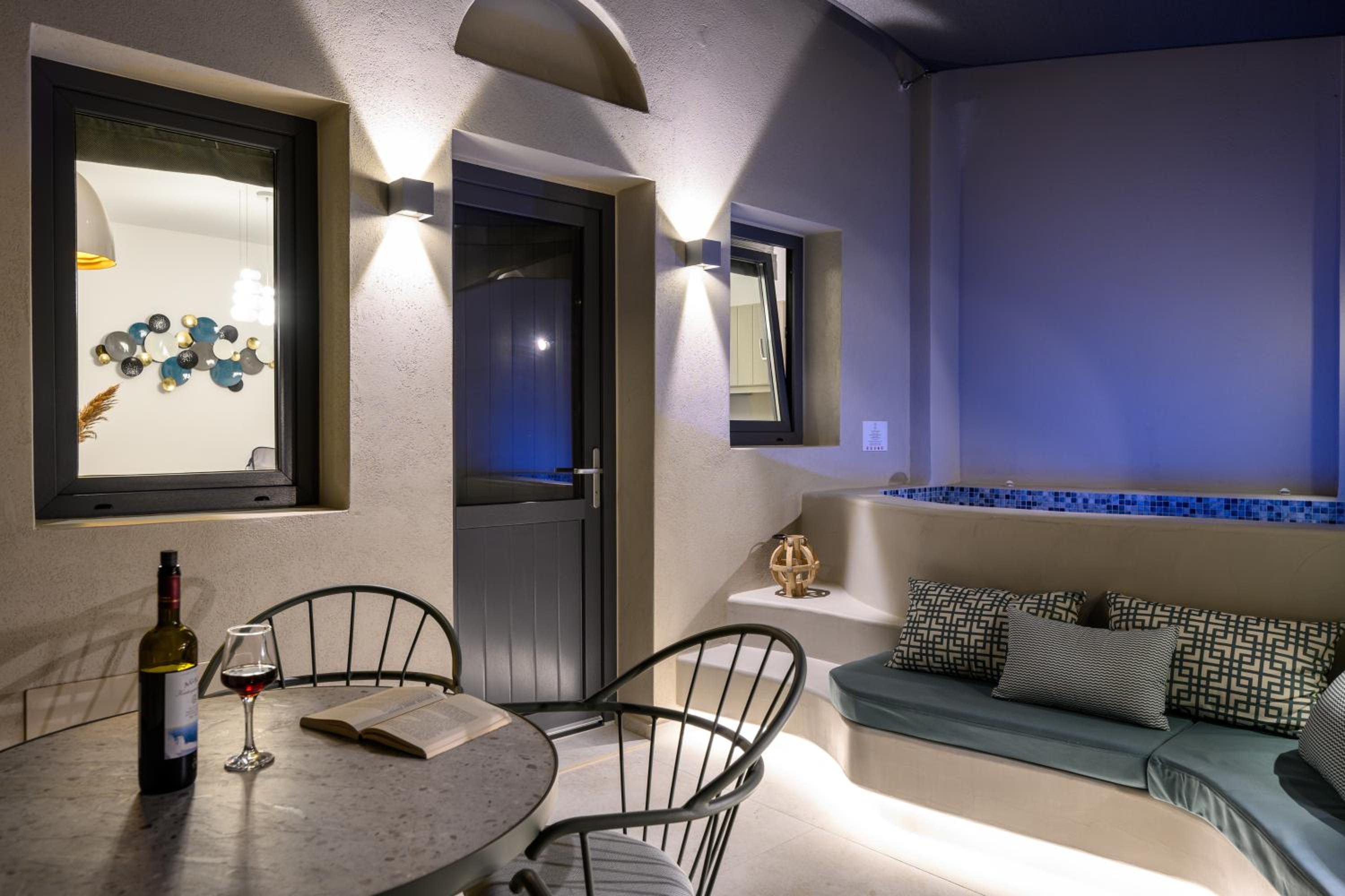 King Suite With Outdoor Jetted Tub photo 2