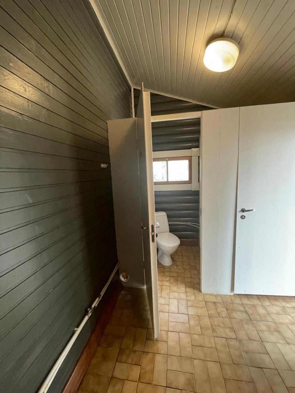 One-Bedroom Bungalow - Photo 16