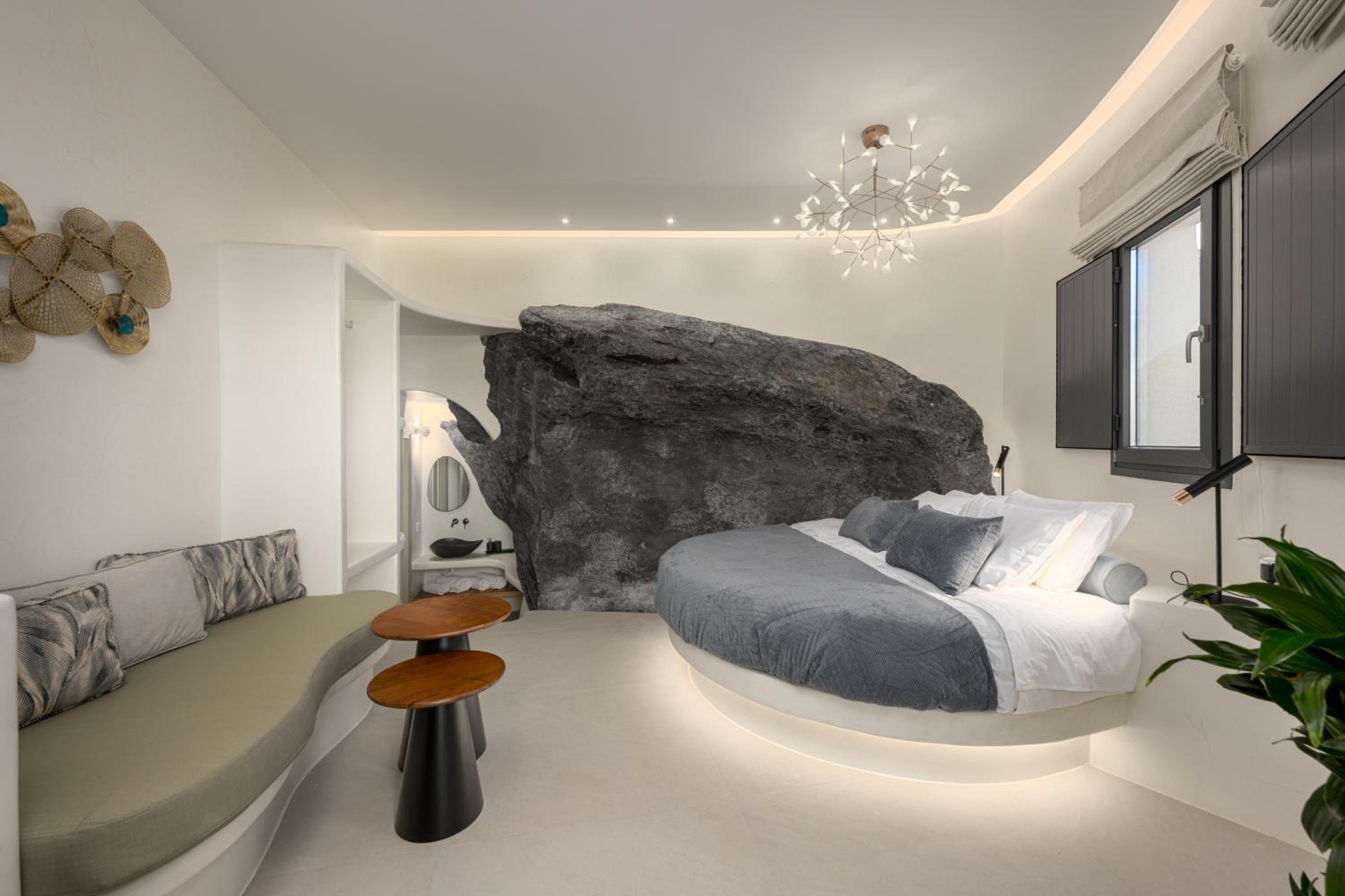 Gemstone Suite photo 1