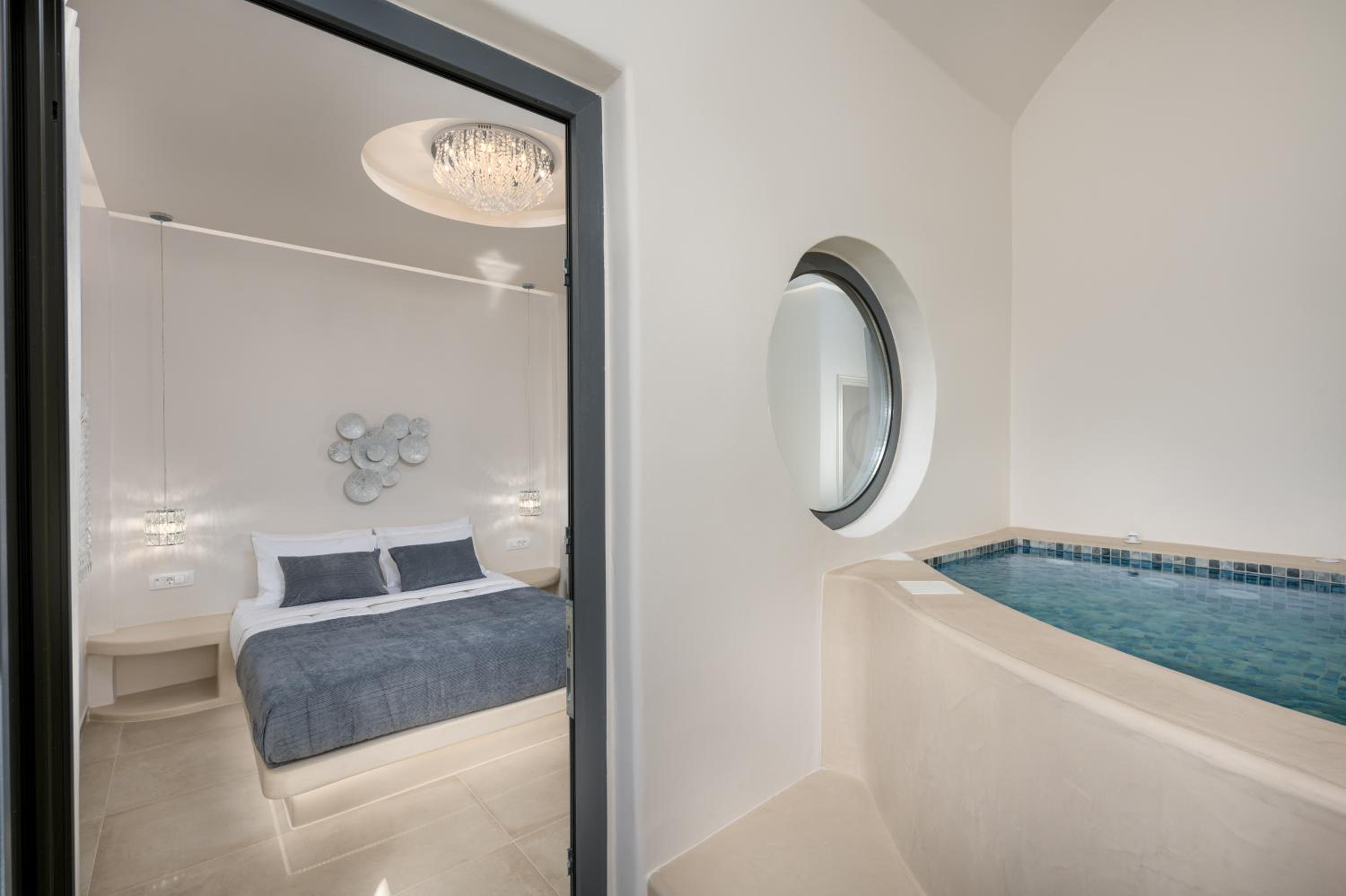 Premier Suite With Outdoor Jetted Tub photo 1