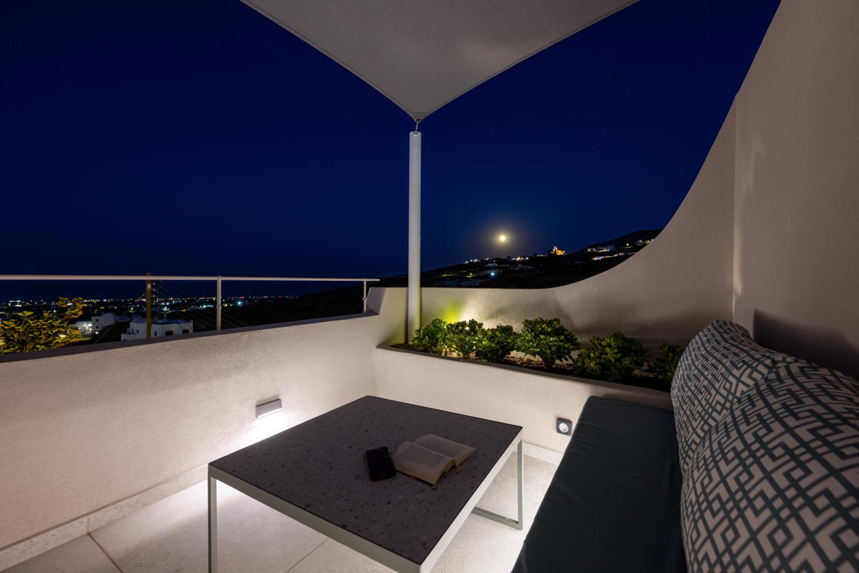 Galaria Serenity Villa with Outdoor Hot Tub photo 2