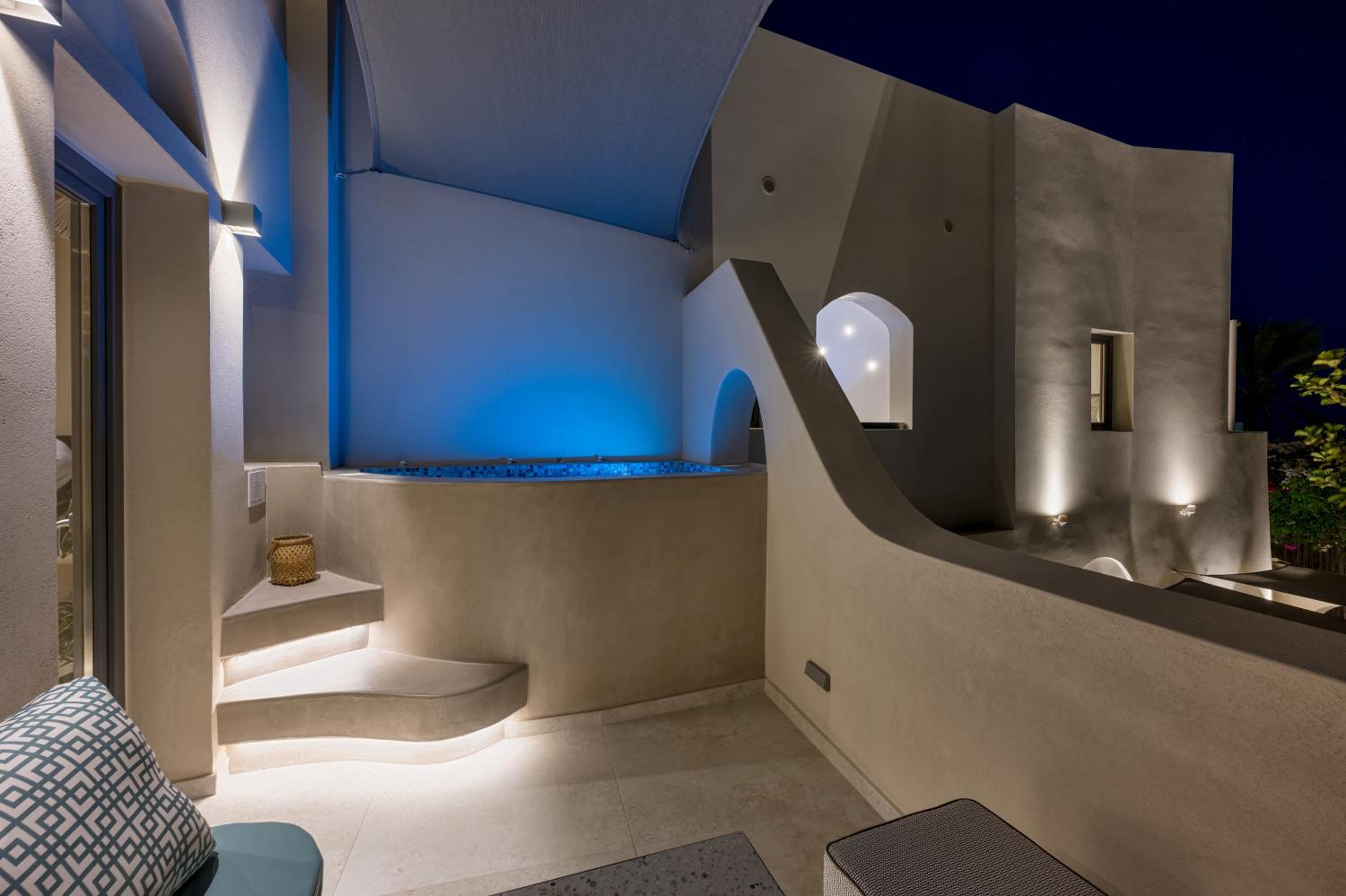 Galaria Serenity Villa with Outdoor Hot Tub photo 3