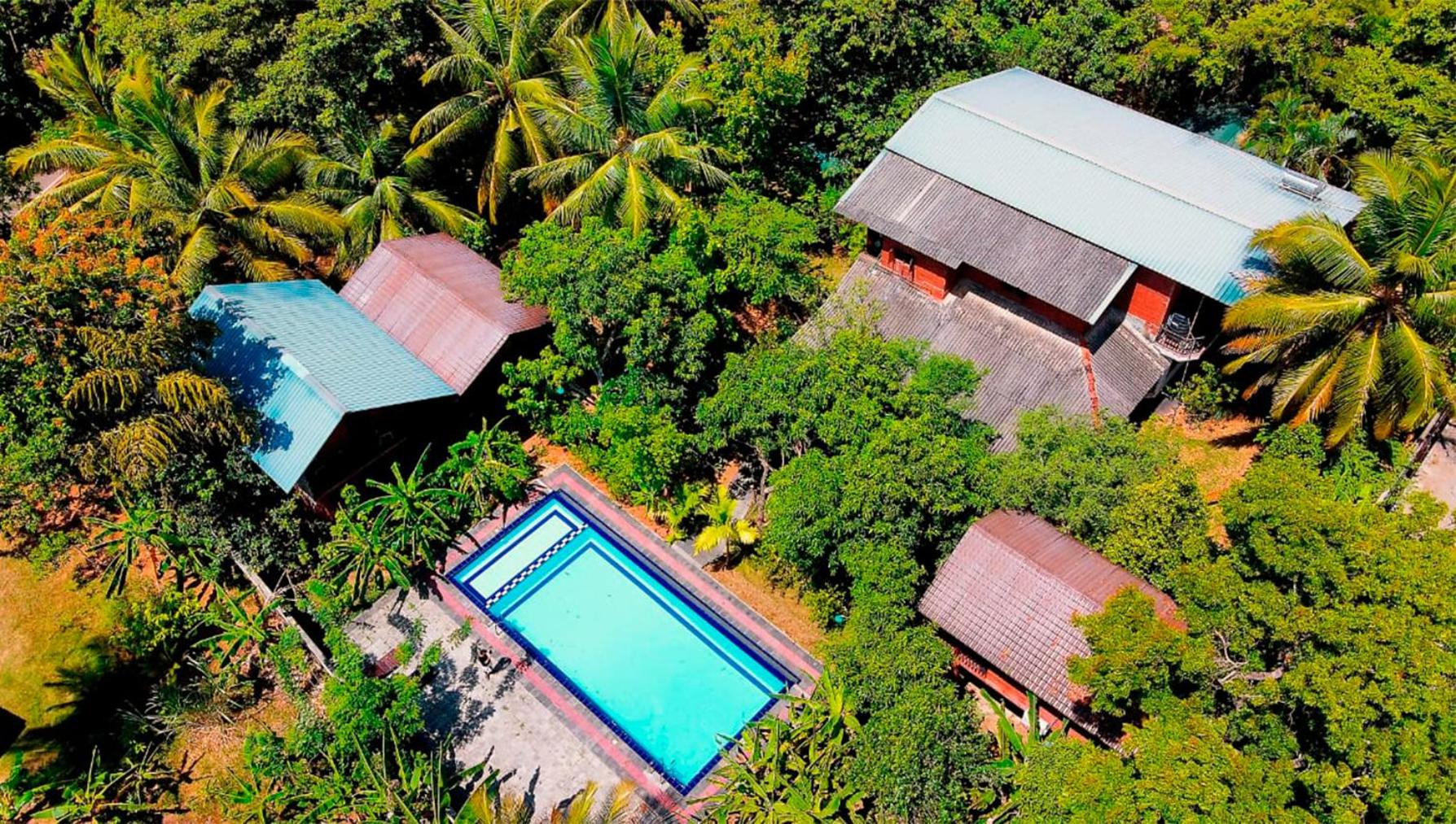 Triple Room with Pool View photo 2