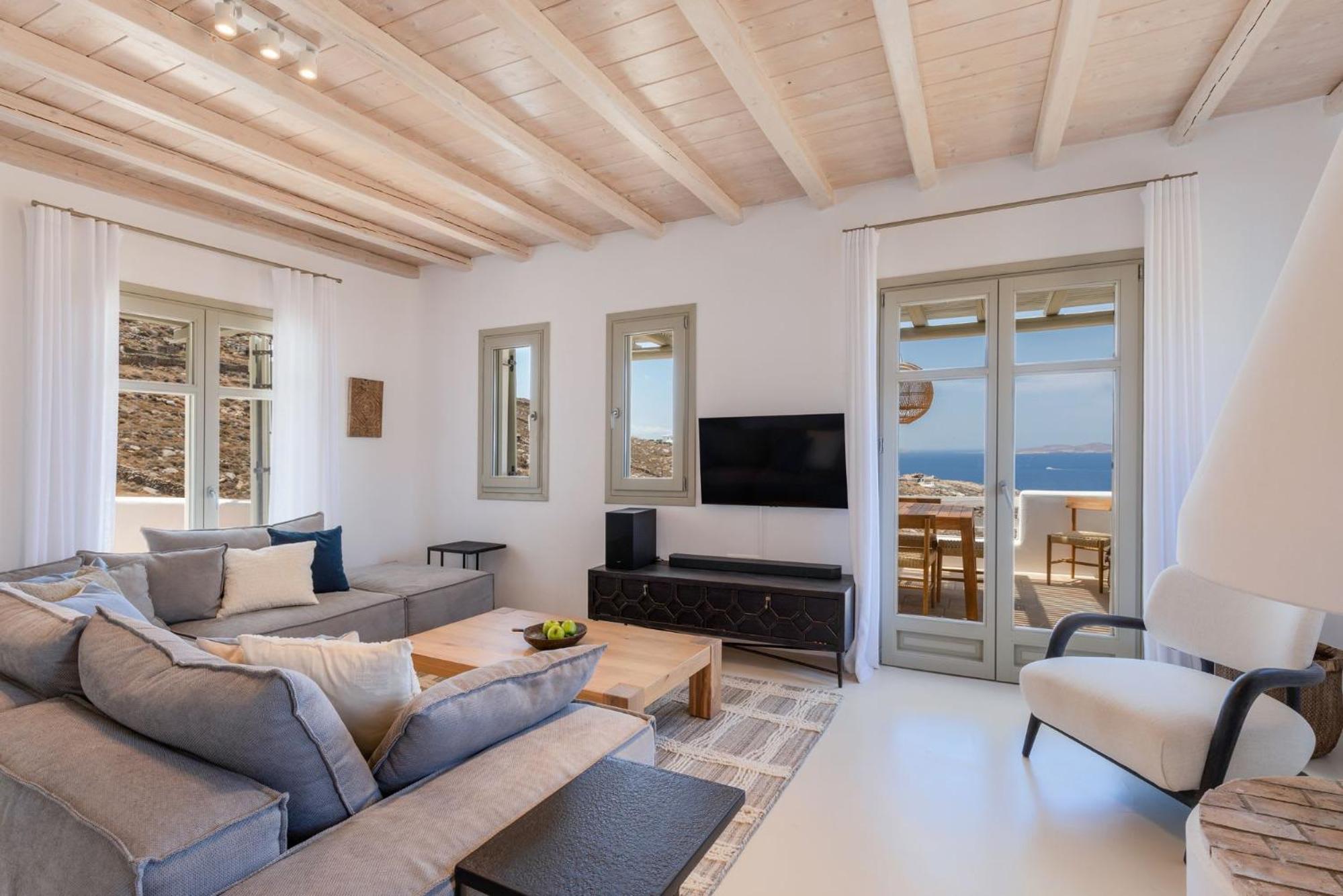 Villa photo 1