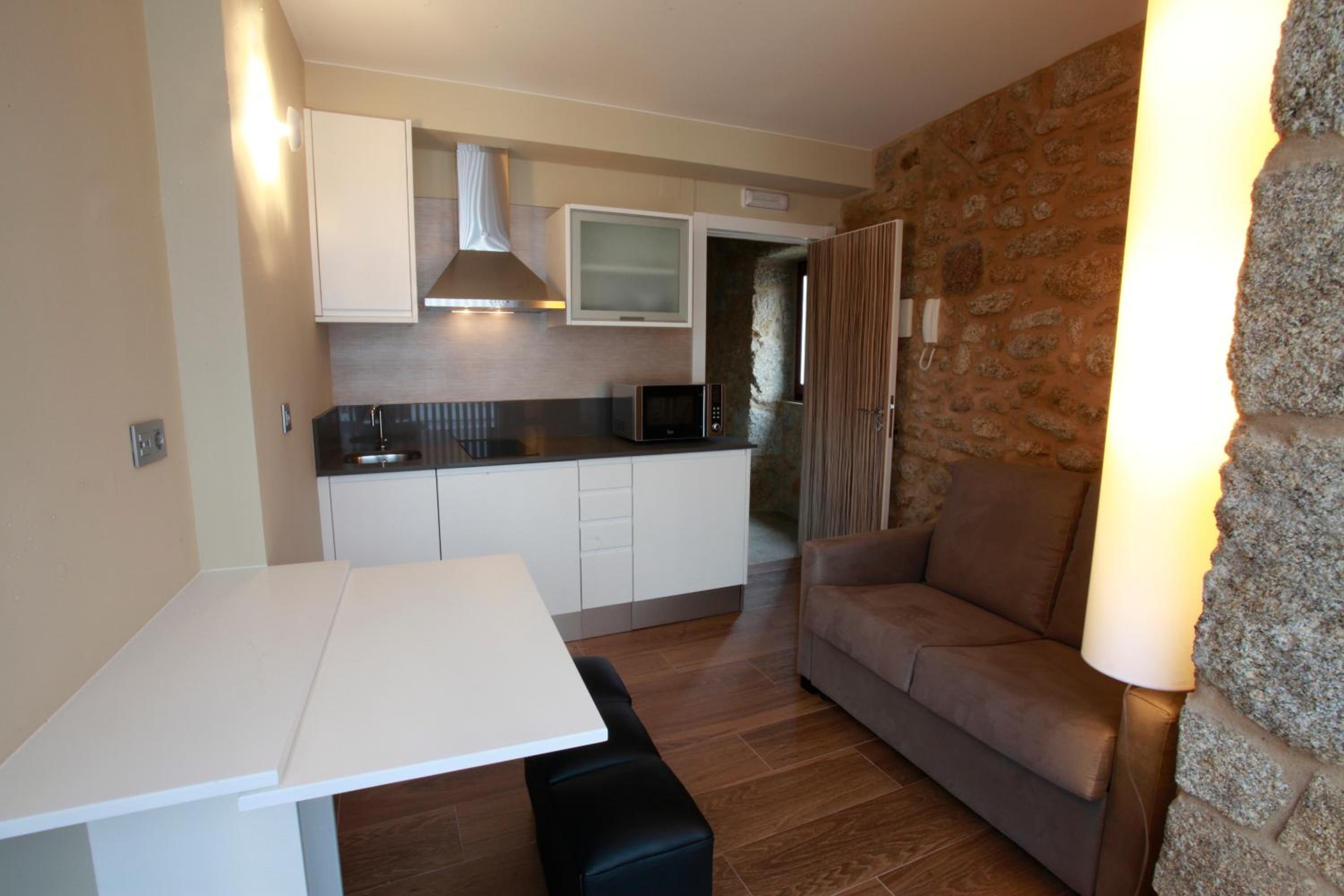 Apartment - Second Floor - Photo 5