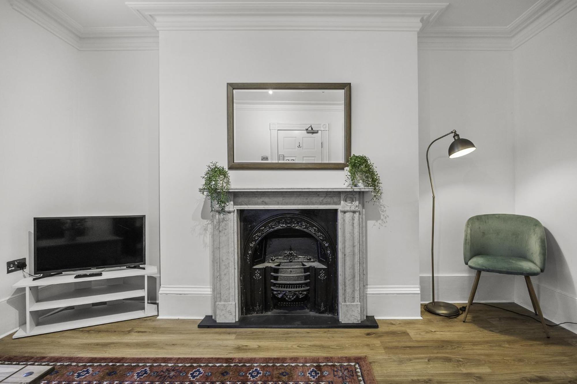 Classic Apartment - Photo 12