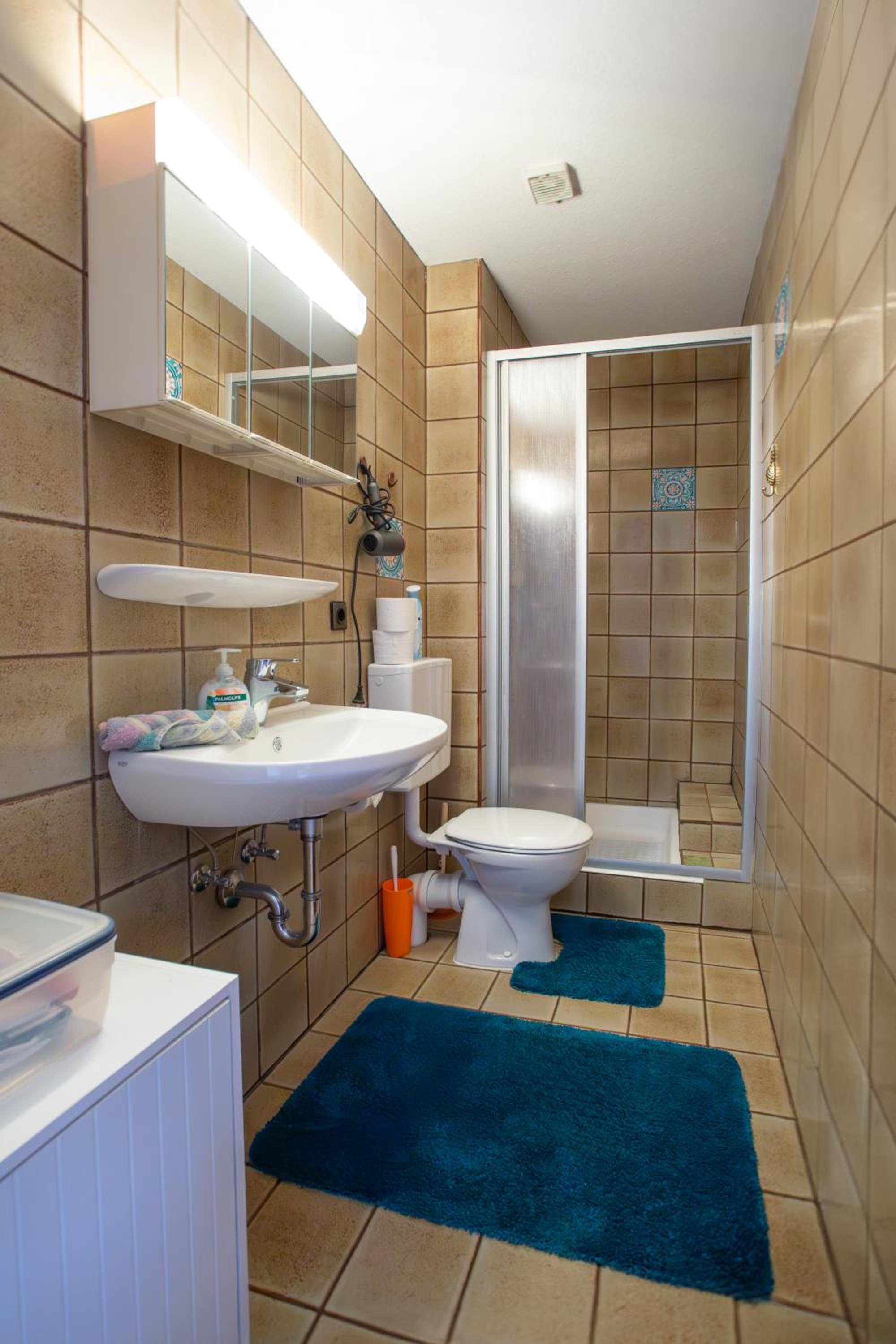 Family Room With Shower photo 3