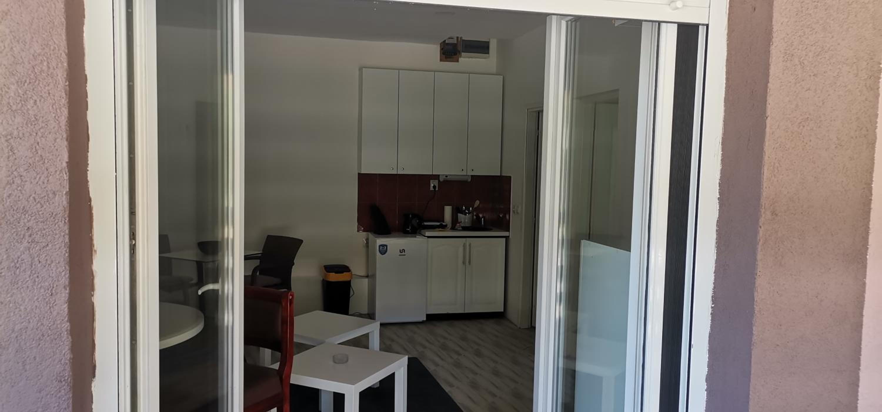 One-Bedroom Apartment photo 3