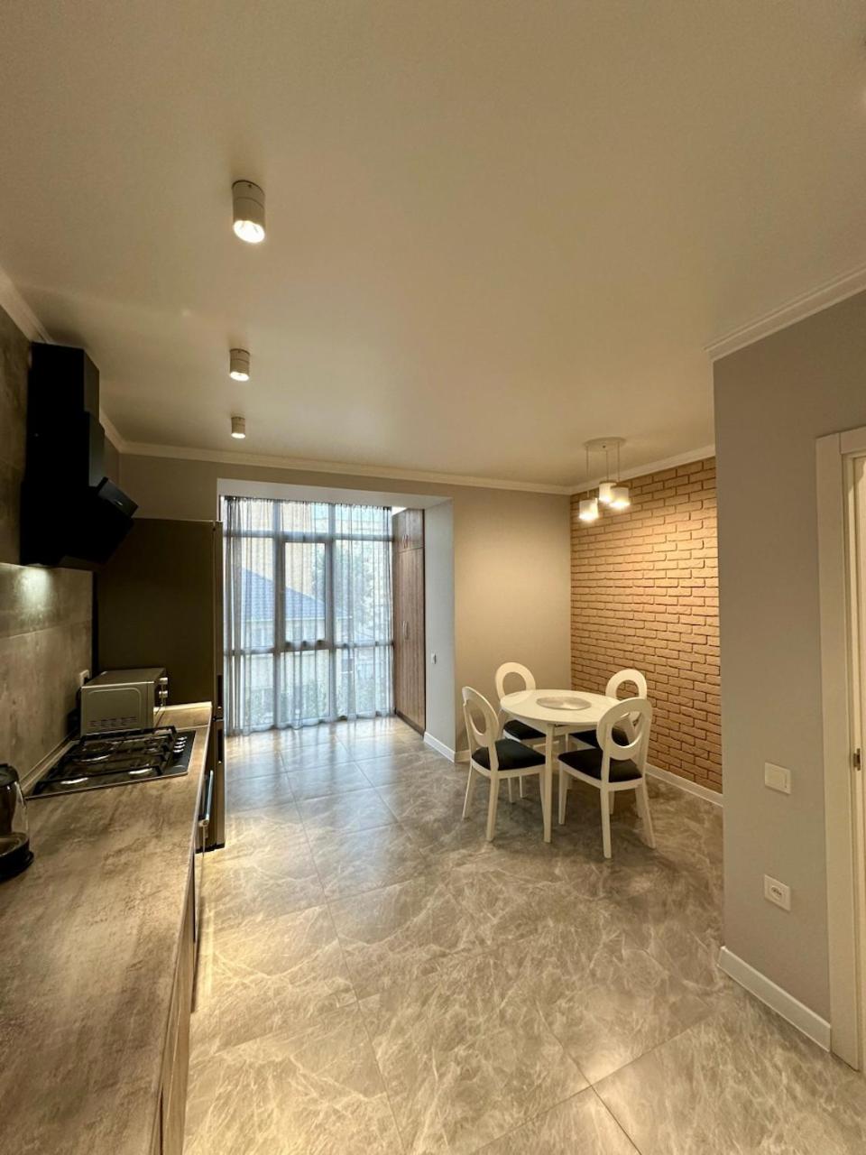 One-Bedroom Apartment photo 3