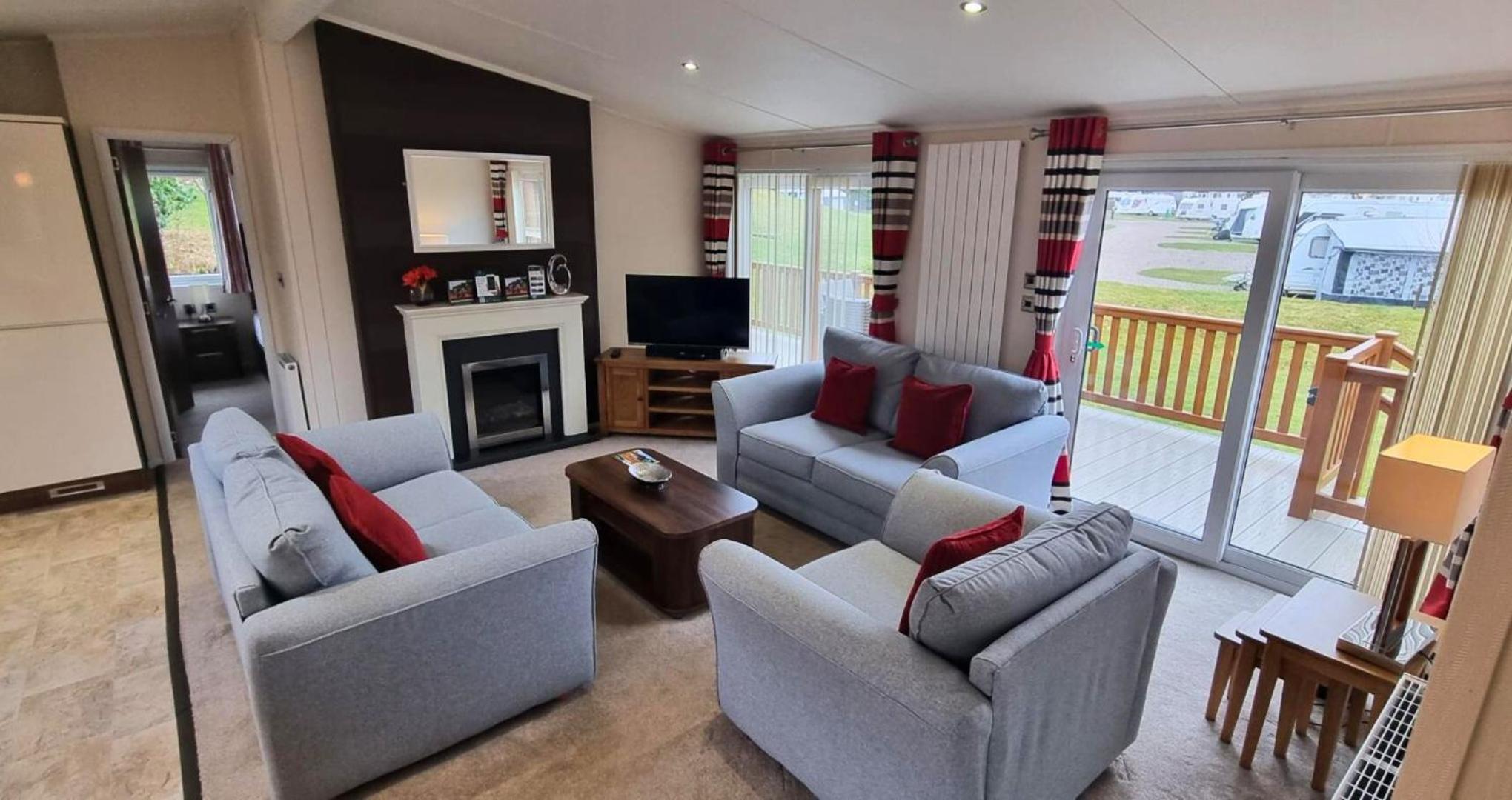 Signature Two Bedroom Lodge with Hot Tub