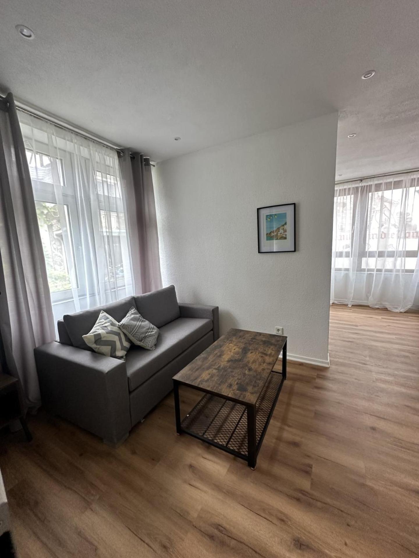 One-Bedroom Apartment photo 1
