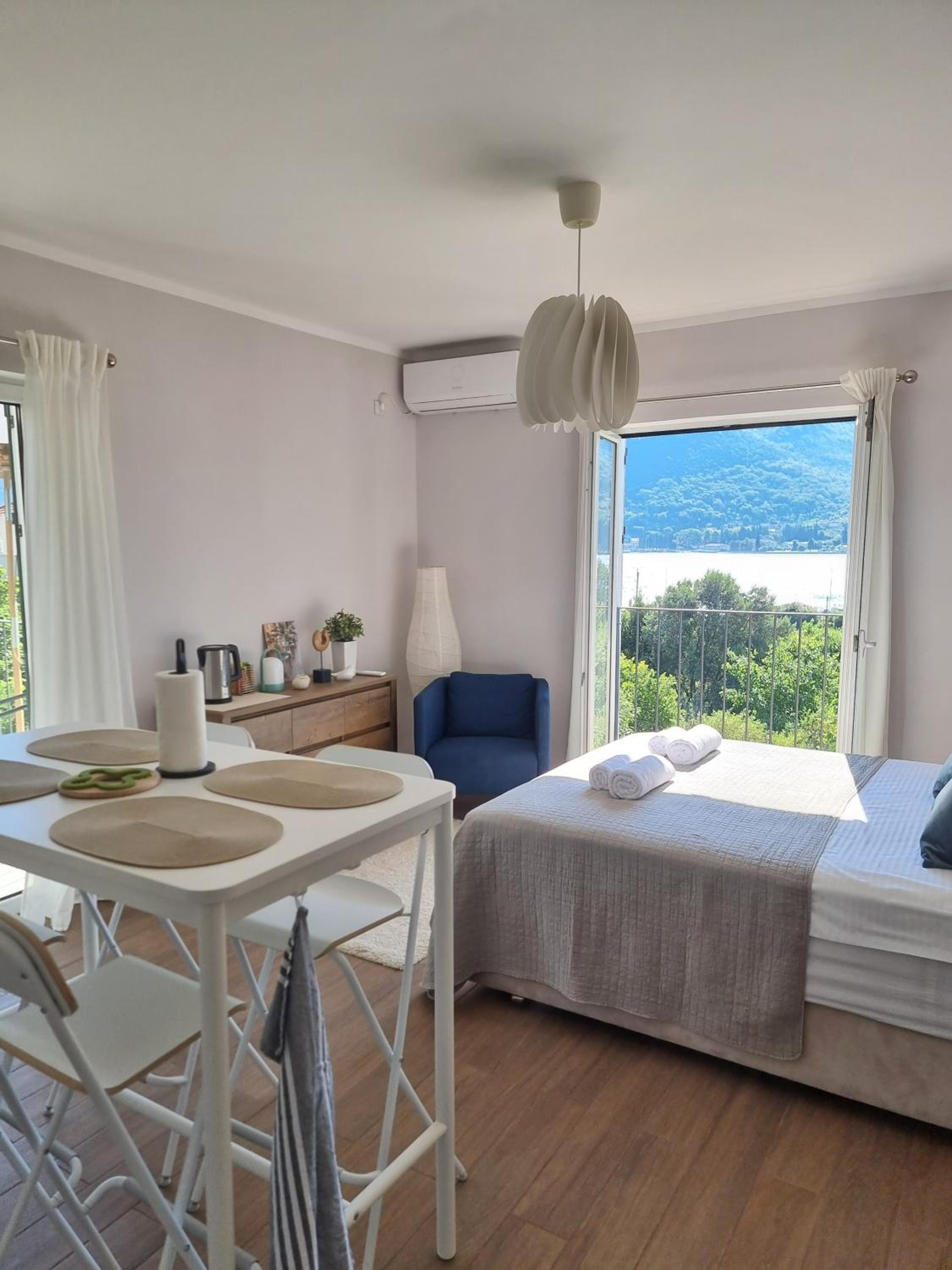 Studio Apartment with Sea View photo 1