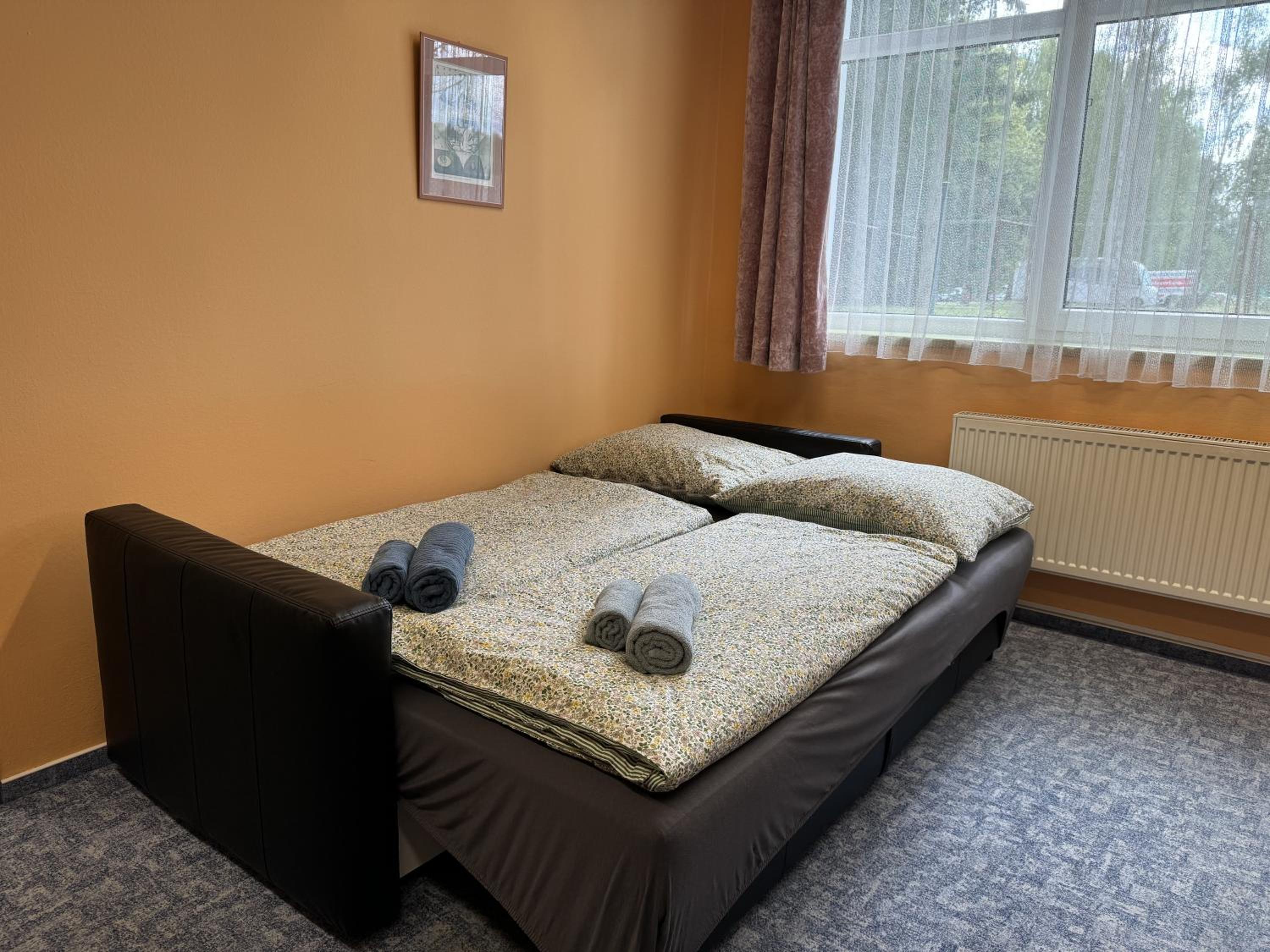 One-Bedroom Apartment - Photo 6