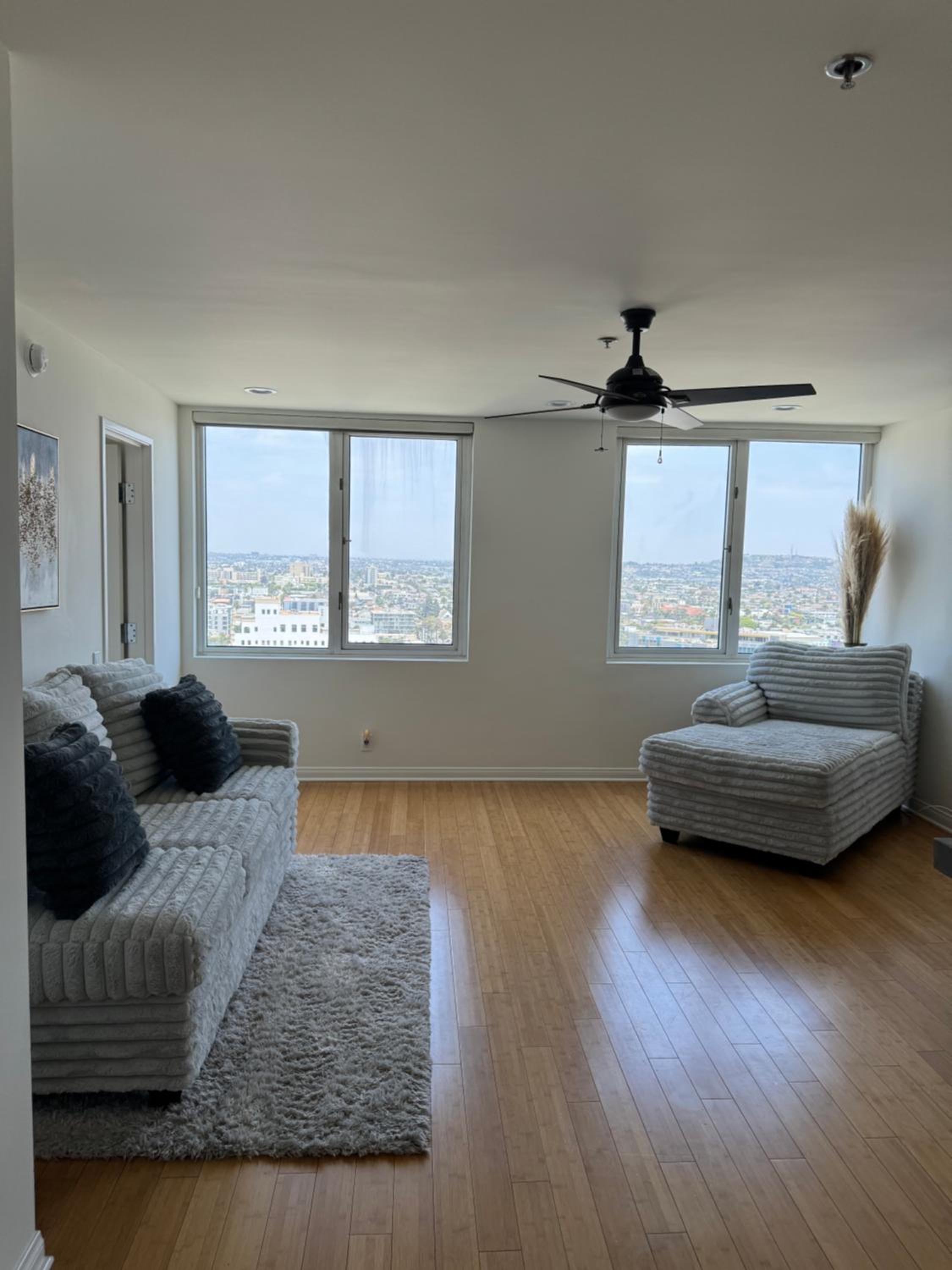 One-Bedroom Apartment photo 2