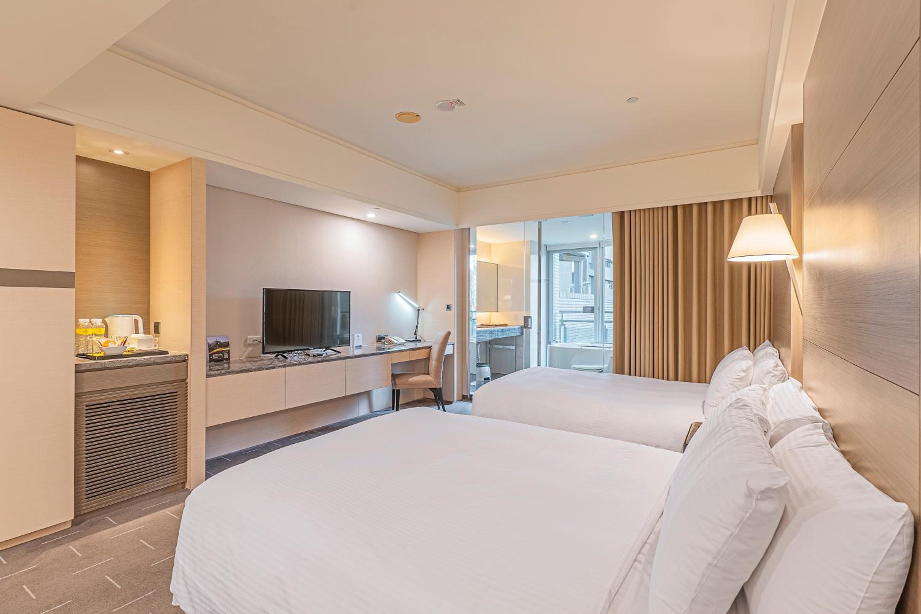 Classic Quadruple Room - Photo 8