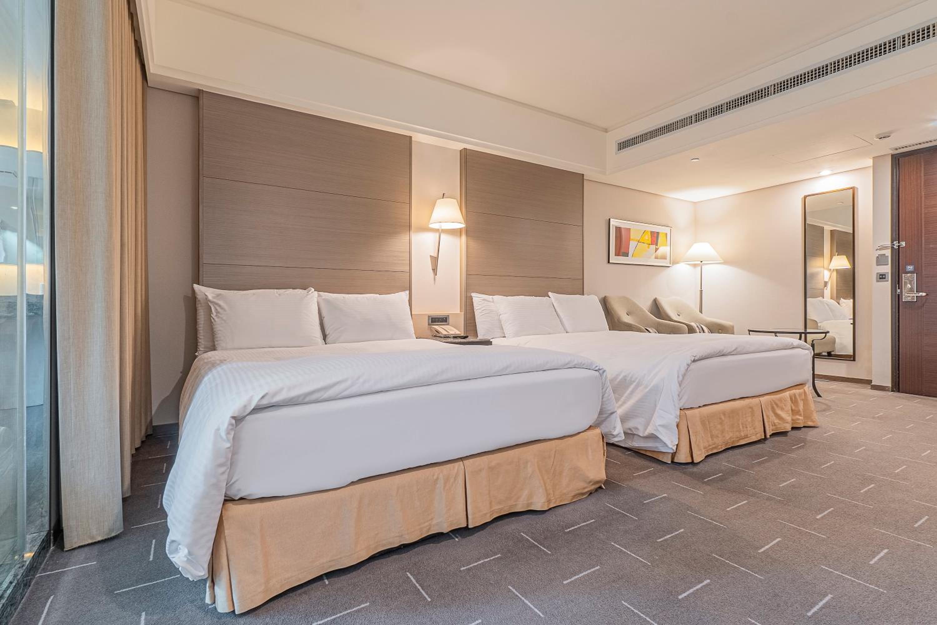 Classic Quadruple Room - Photo 1