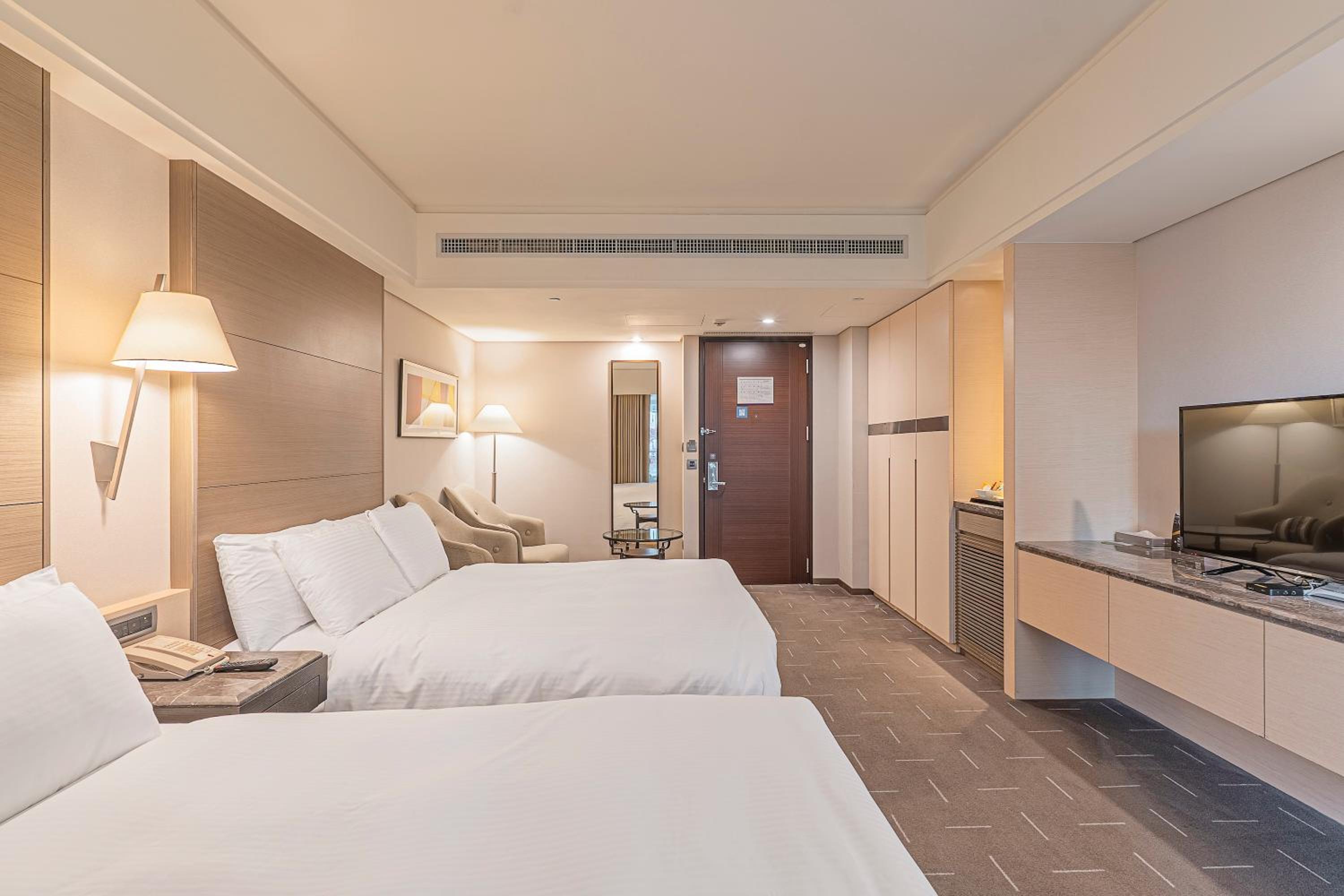 Classic Quadruple Room - Photo 2