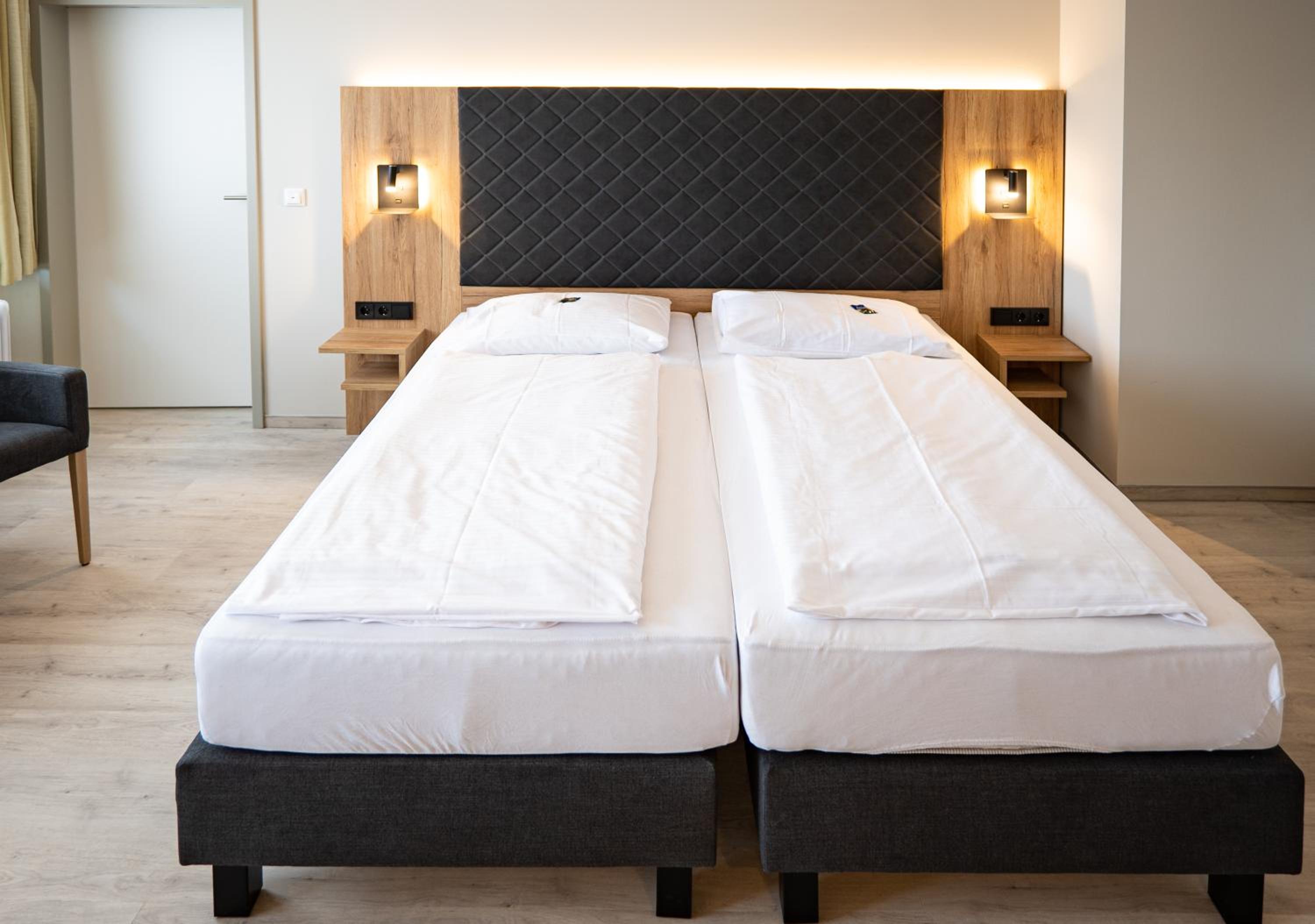 Double Room - Photo 2
