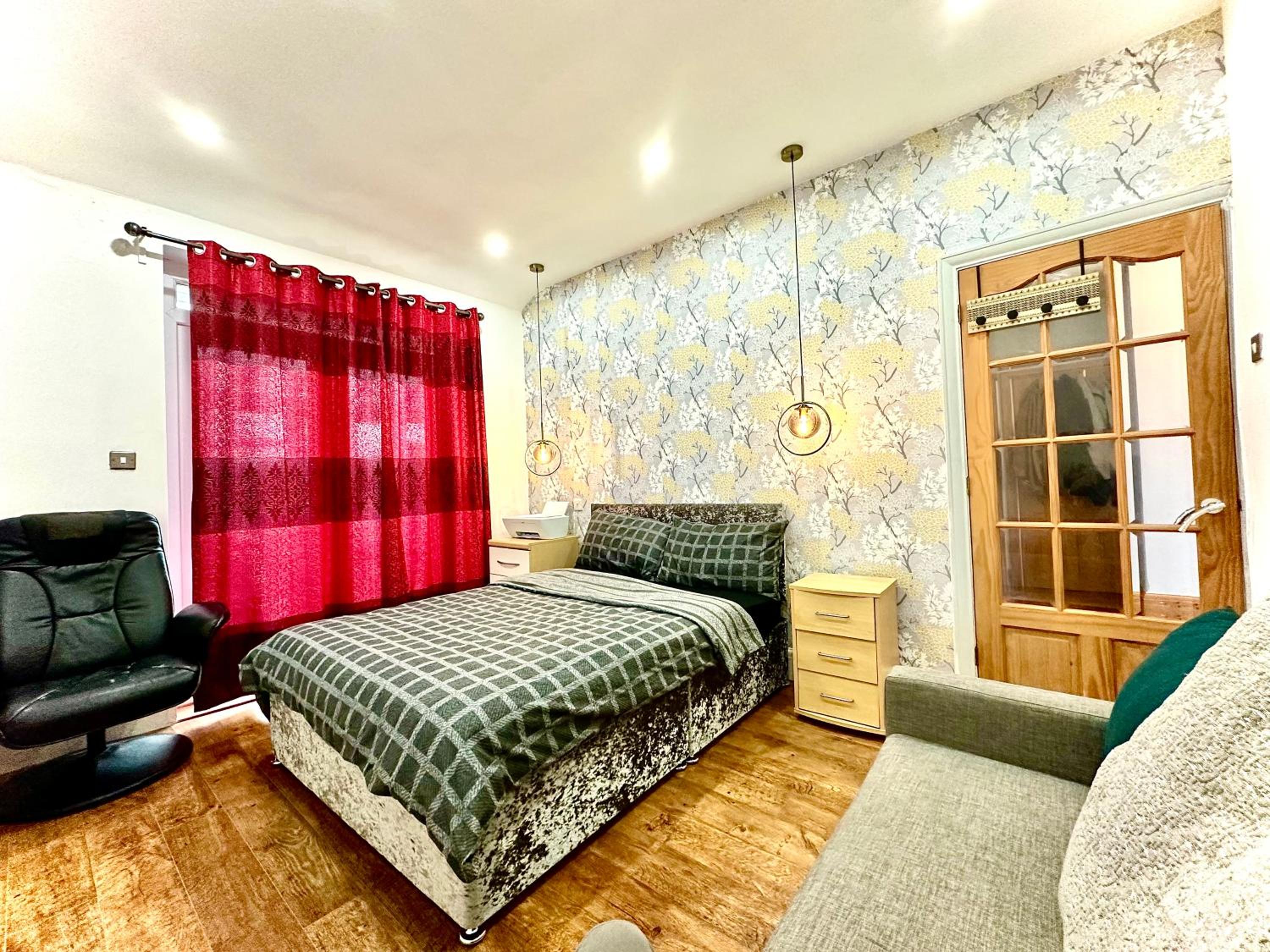 Double Room with Shared Bathroom photo 3