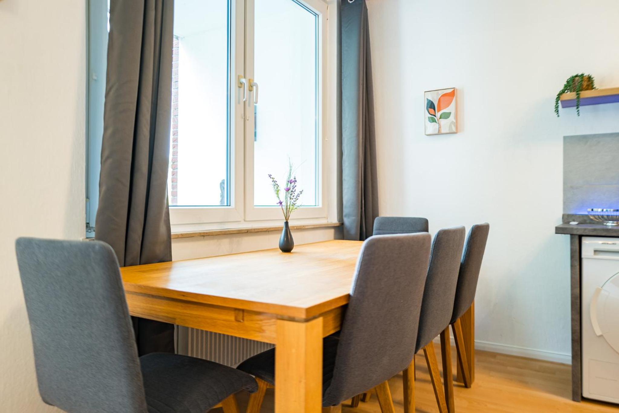 One-Bedroom Apartment with Balcony photo 3