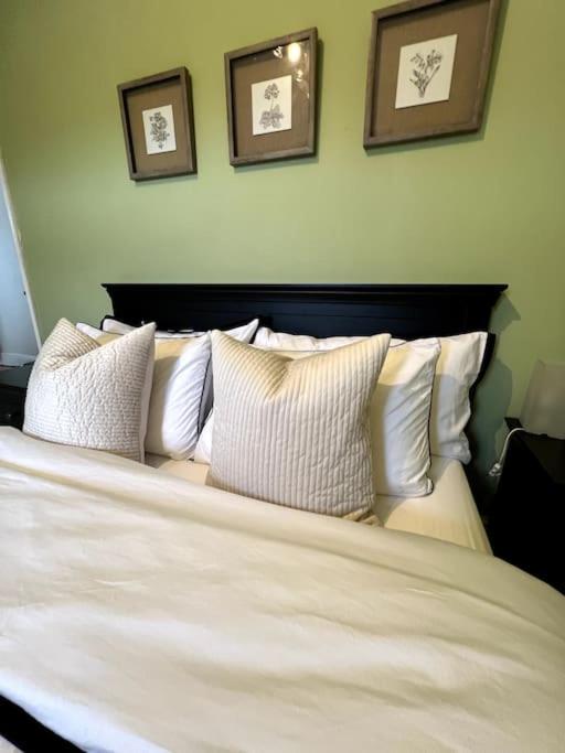 Two-Bedroom House - Photo 10