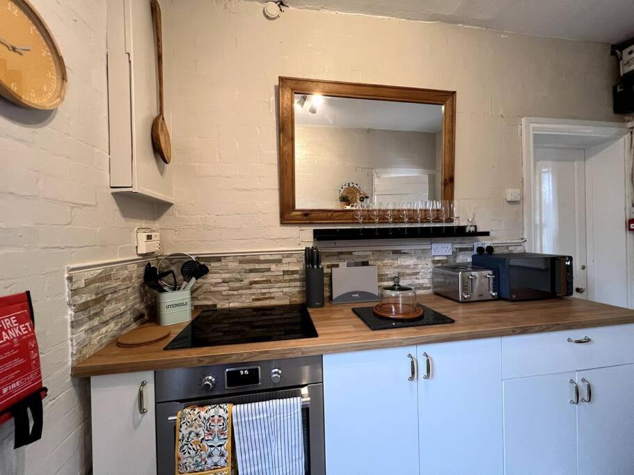 Two-Bedroom House - Photo 13