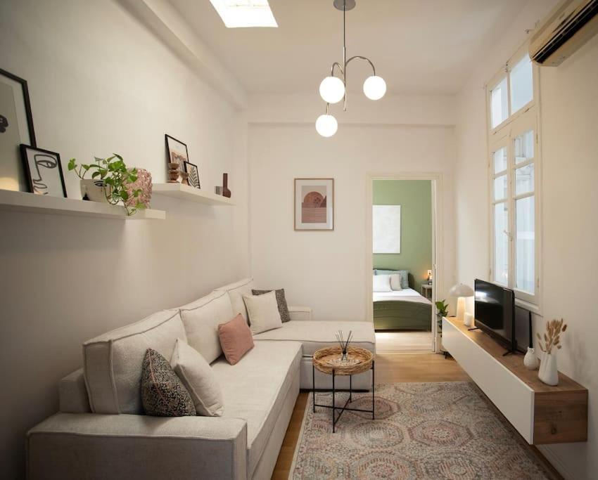One-Bedroom Apartment photo 2