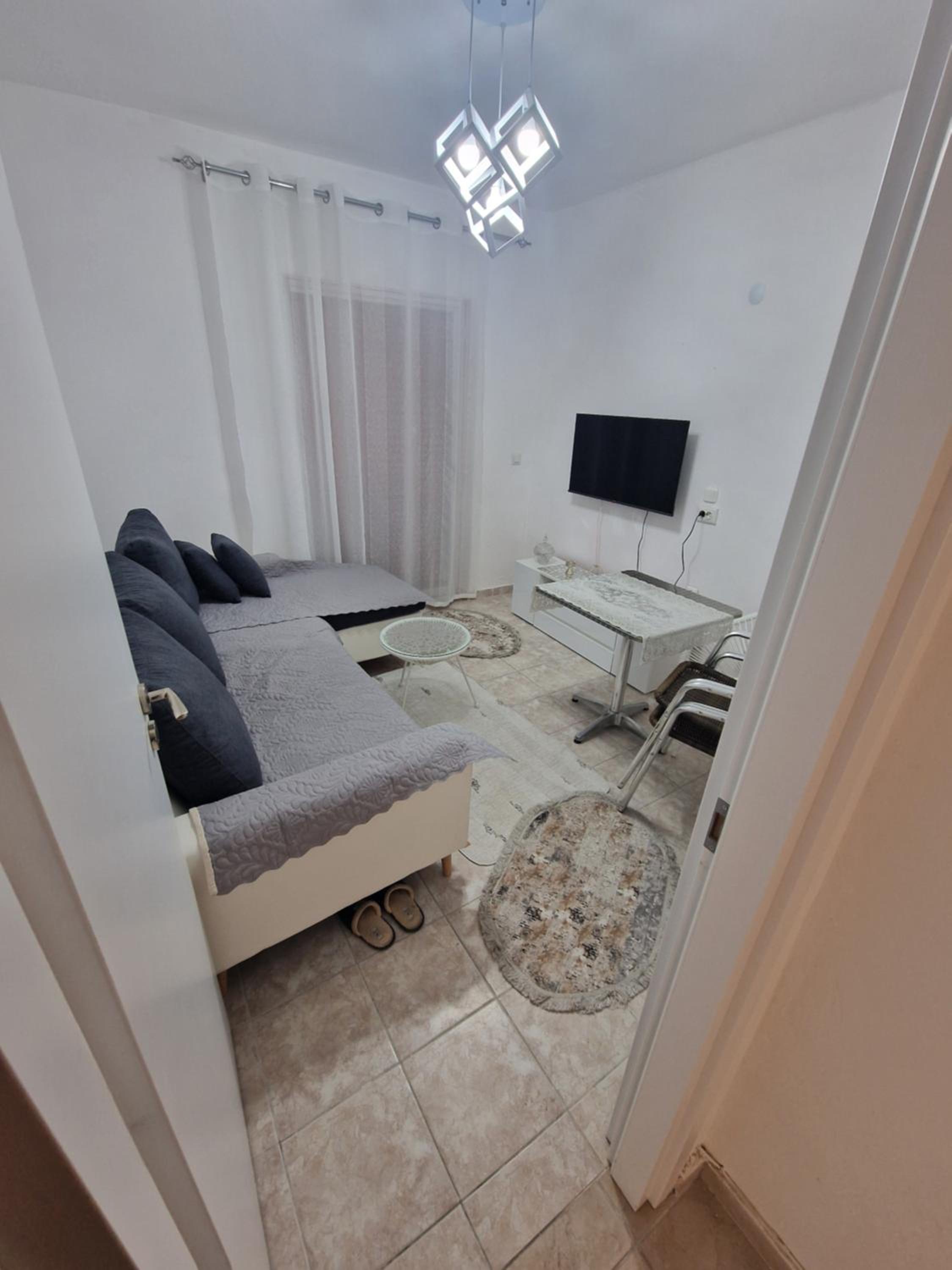 One-Bedroom Apartment photo 3