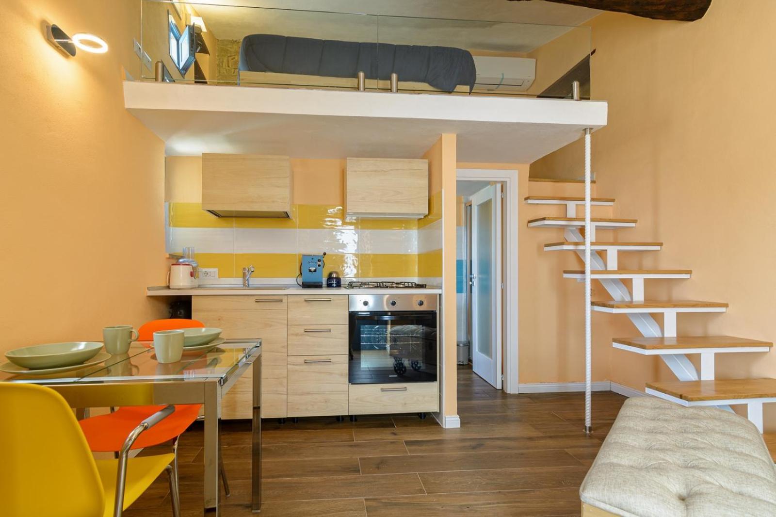 One-Bedroom Apartment photo 1
