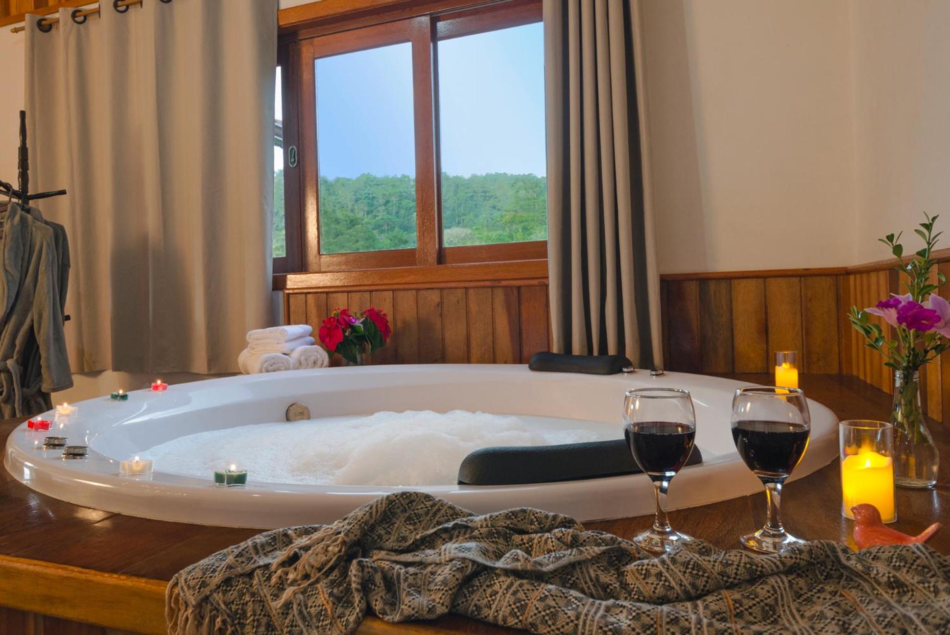 Suite with Spa Bath photo 2