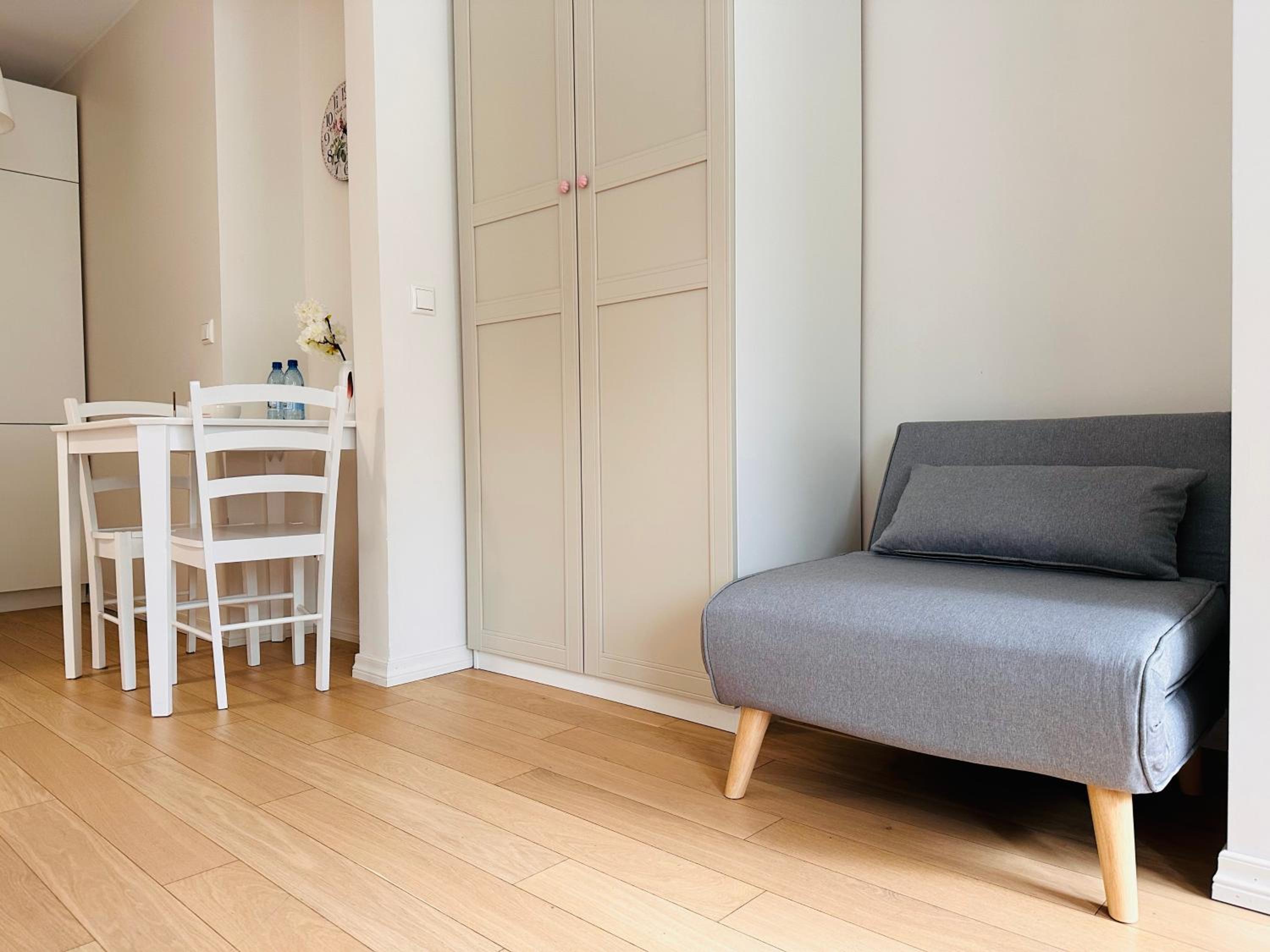 Family Studio - Photo 1