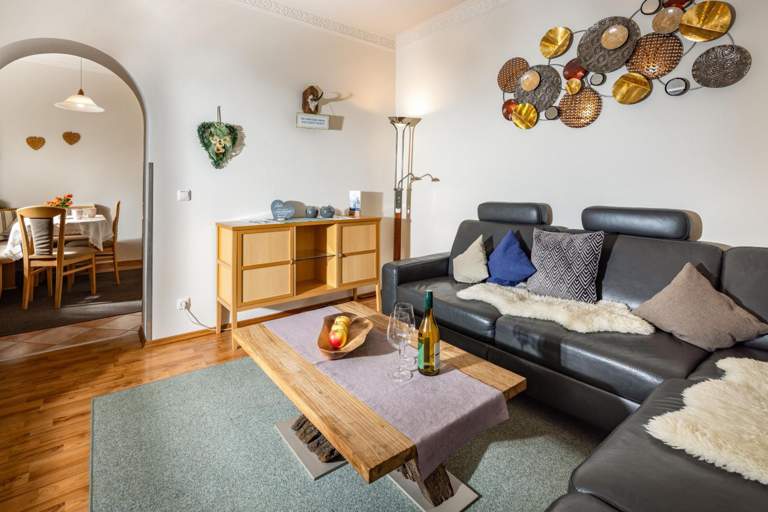 One-Bedroom Apartment photo 2