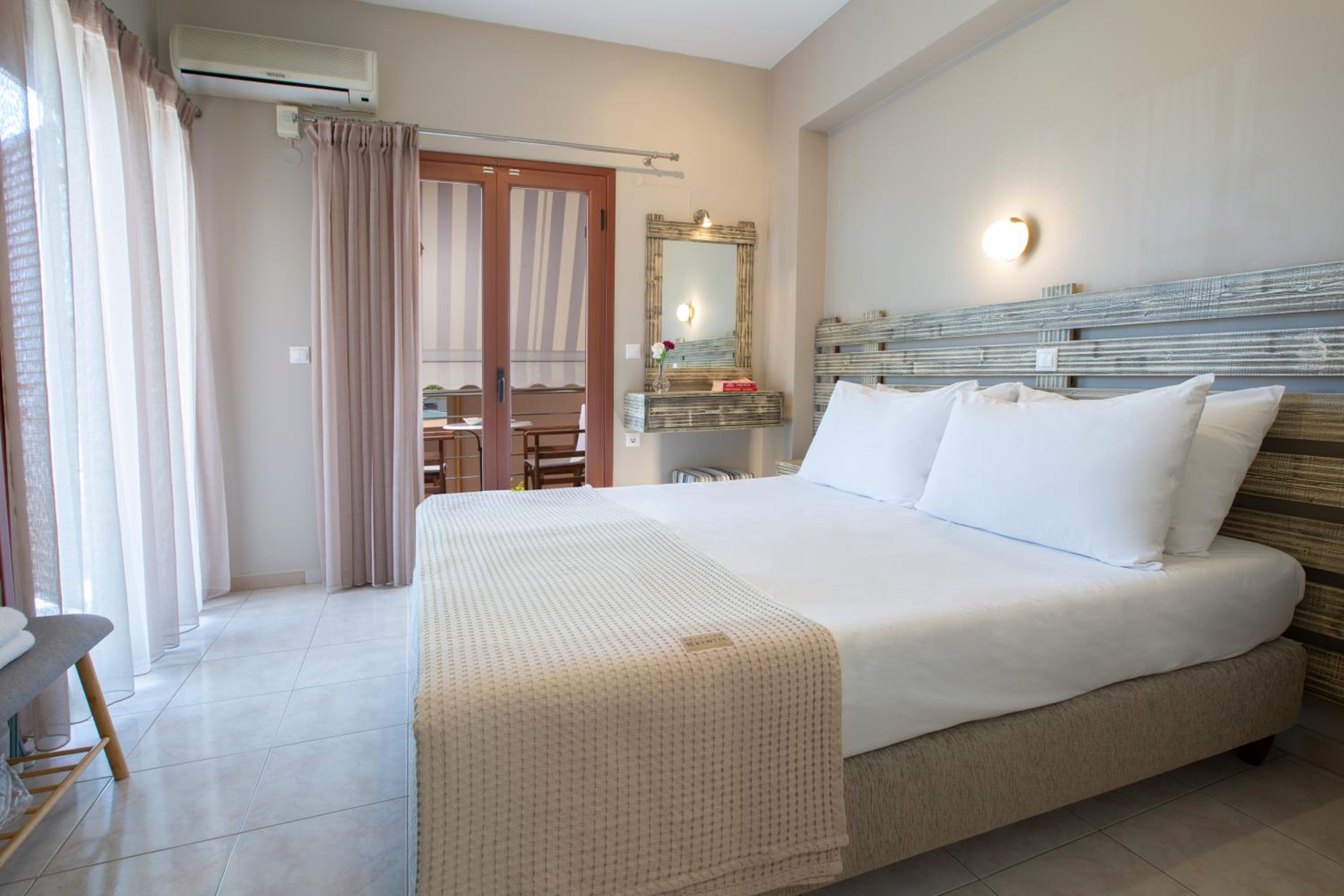 Superior Quadruple Room - Photo 5