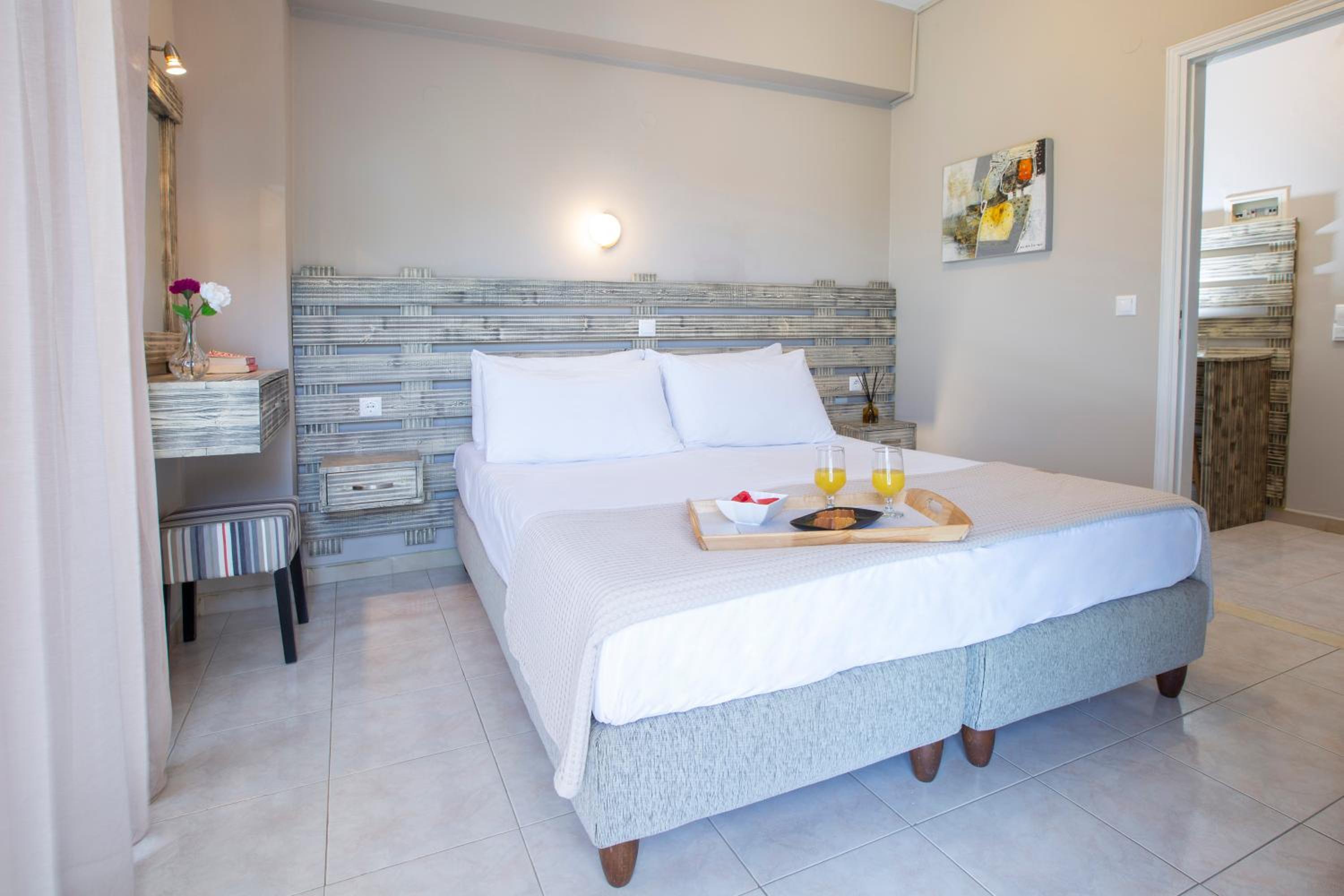 Superior Quadruple Room - Photo 1