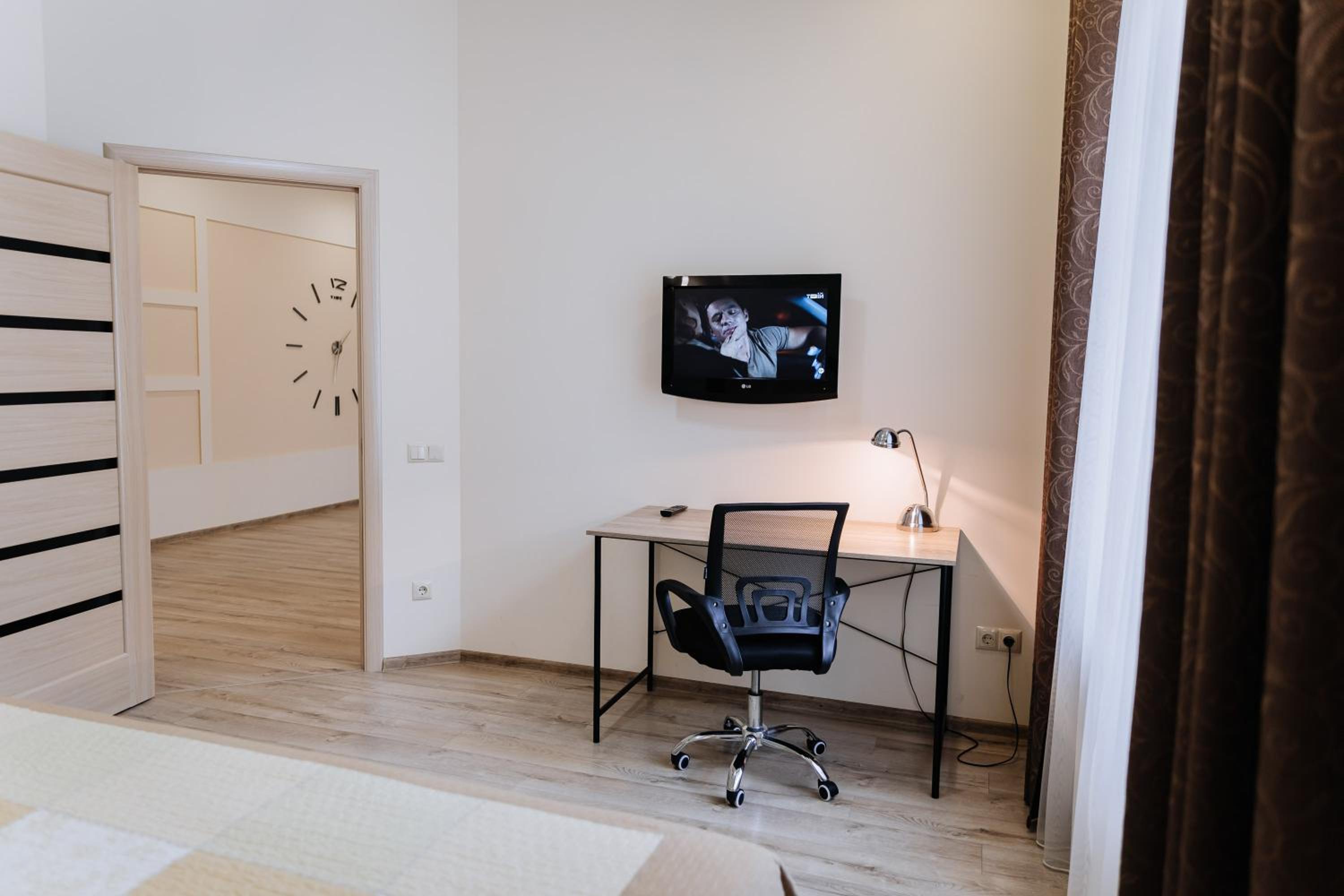 Apartment photo 2