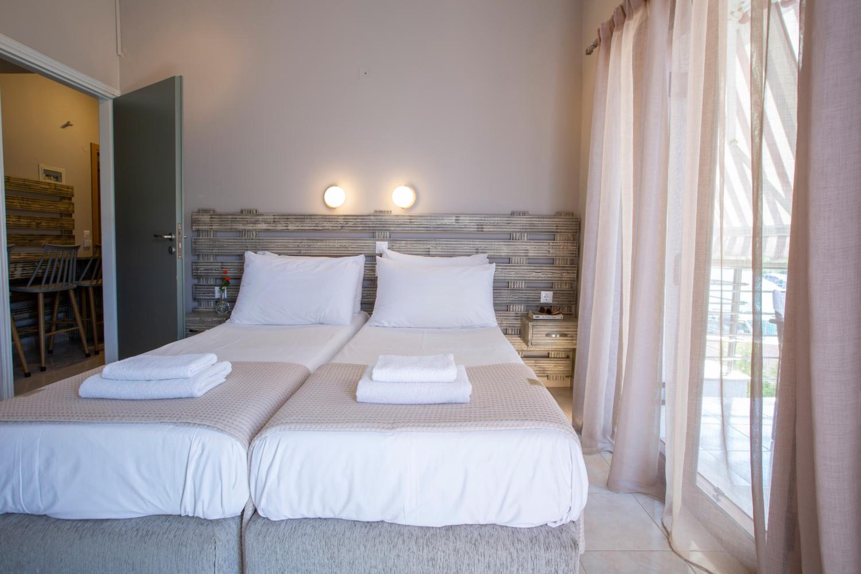 Superior Quadruple Room - Photo 9