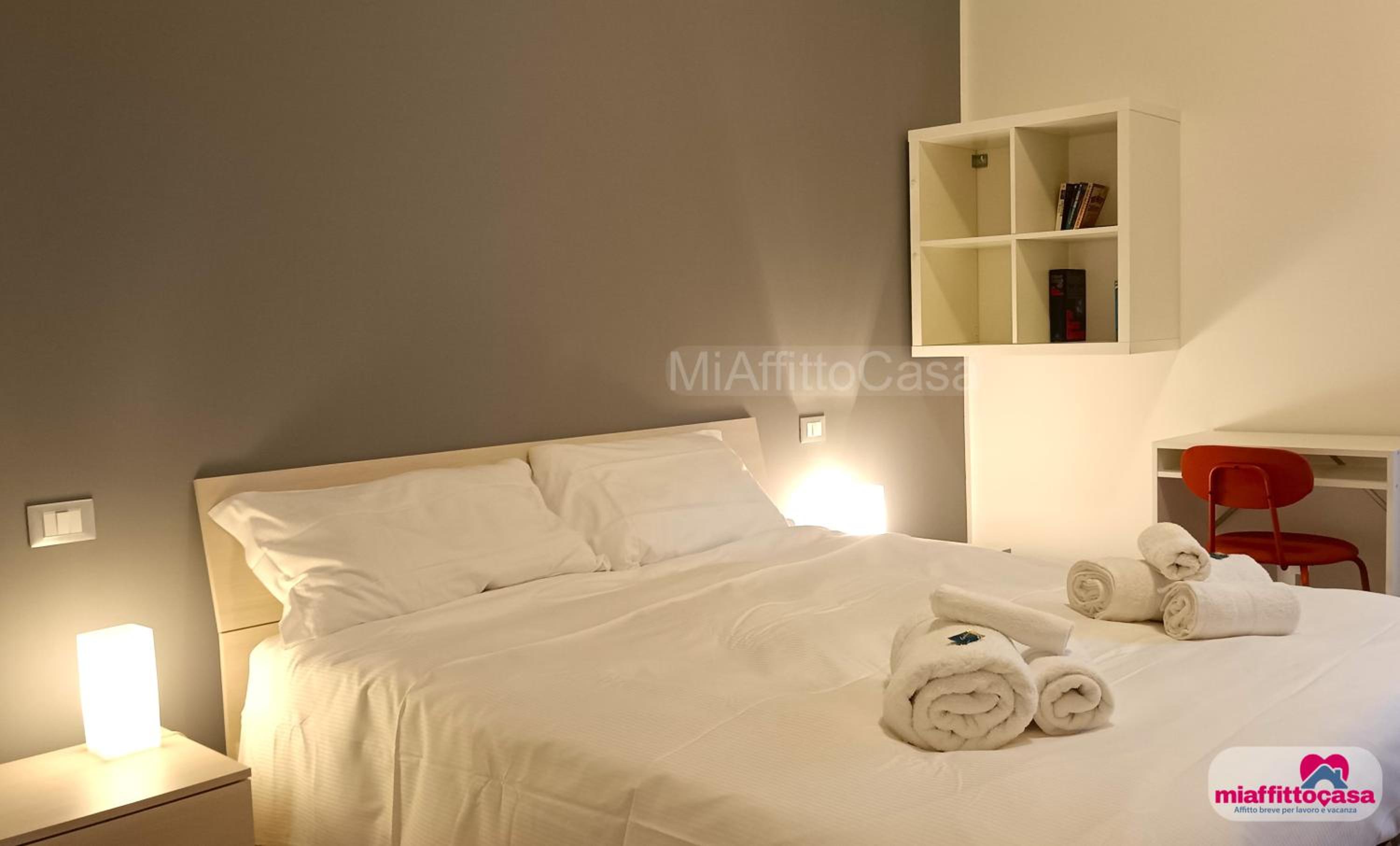 One-Bedroom Apartment photo 1