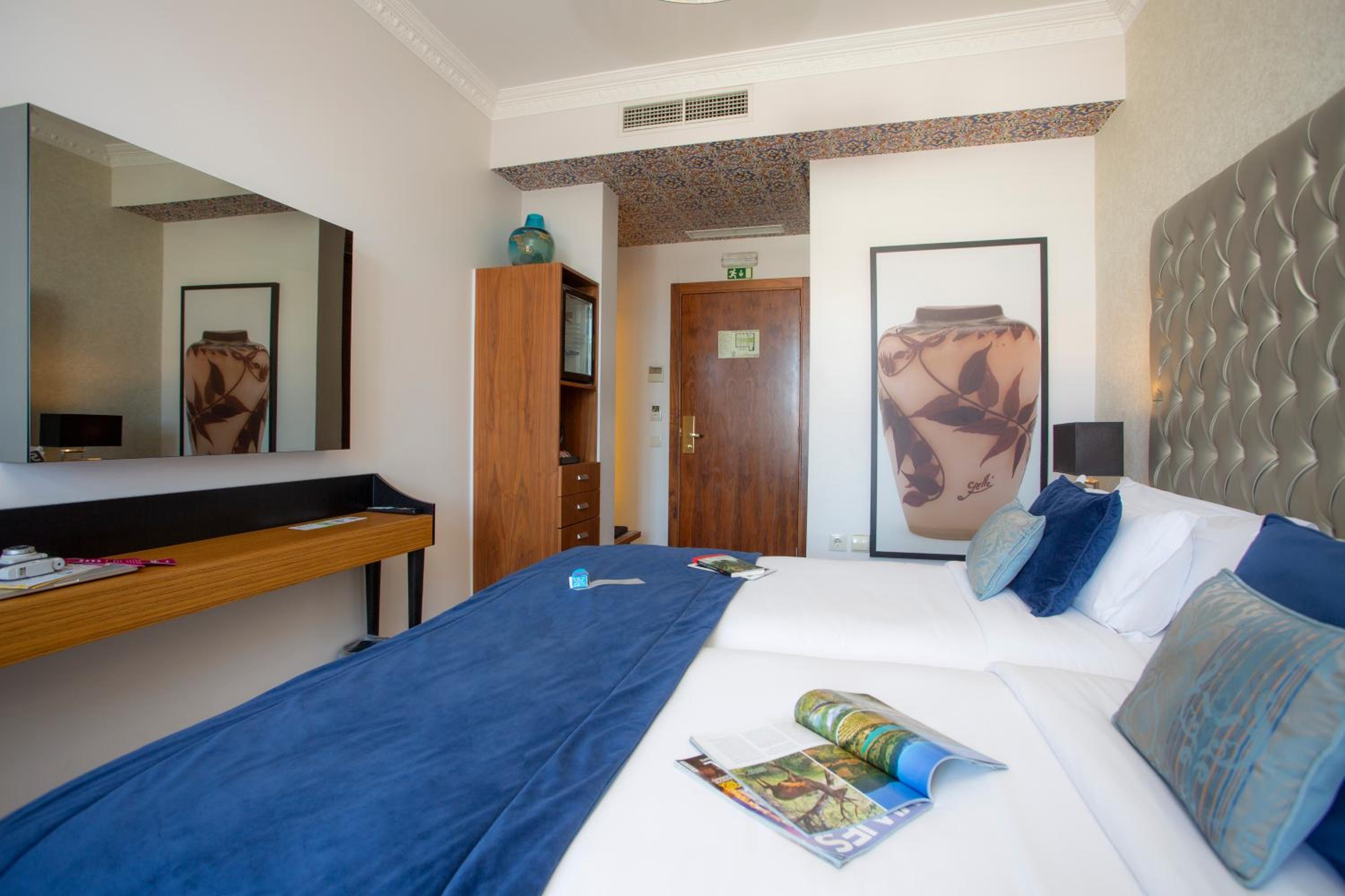 Twin Room - Photo 23
