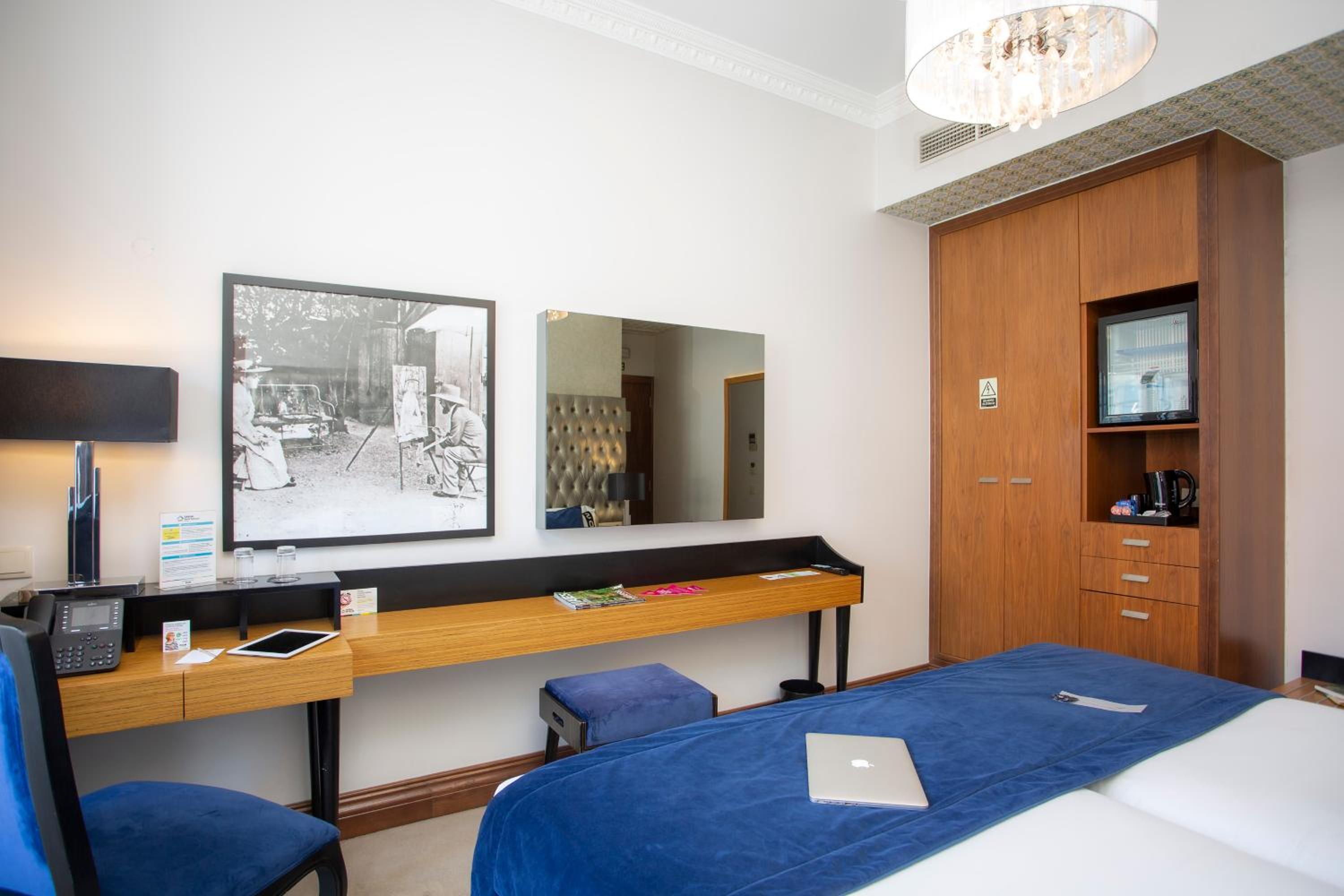 Twin Room - Photo 22