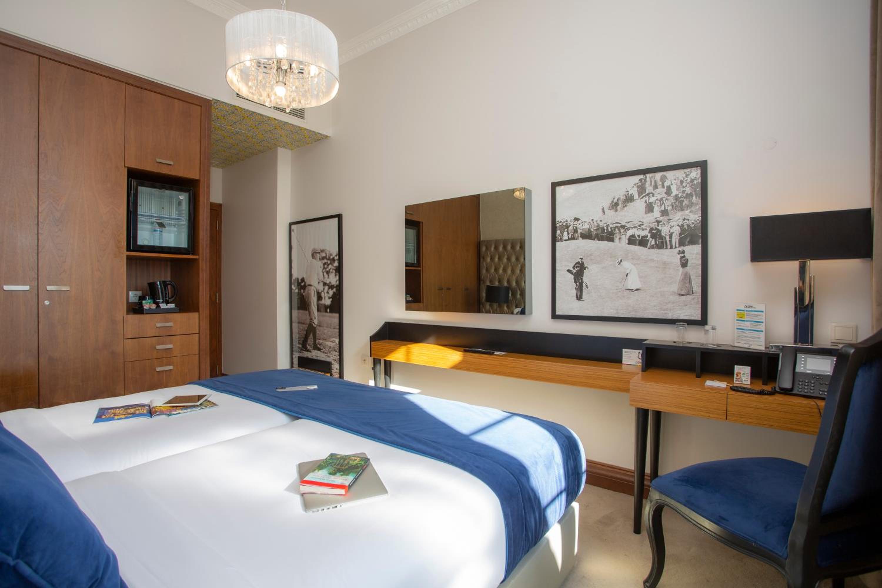 Twin Room - Photo 21