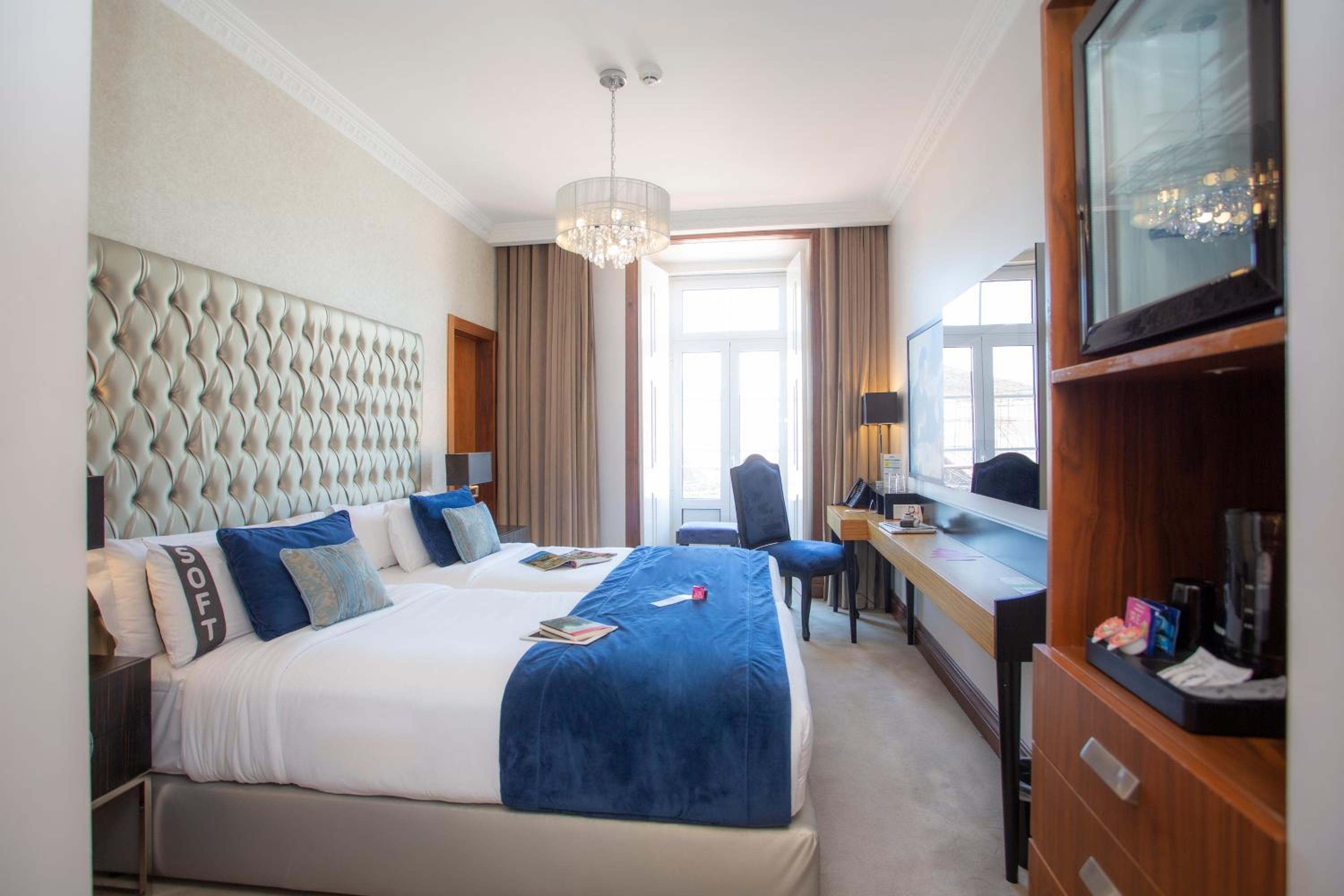 Twin Room - Photo 19
