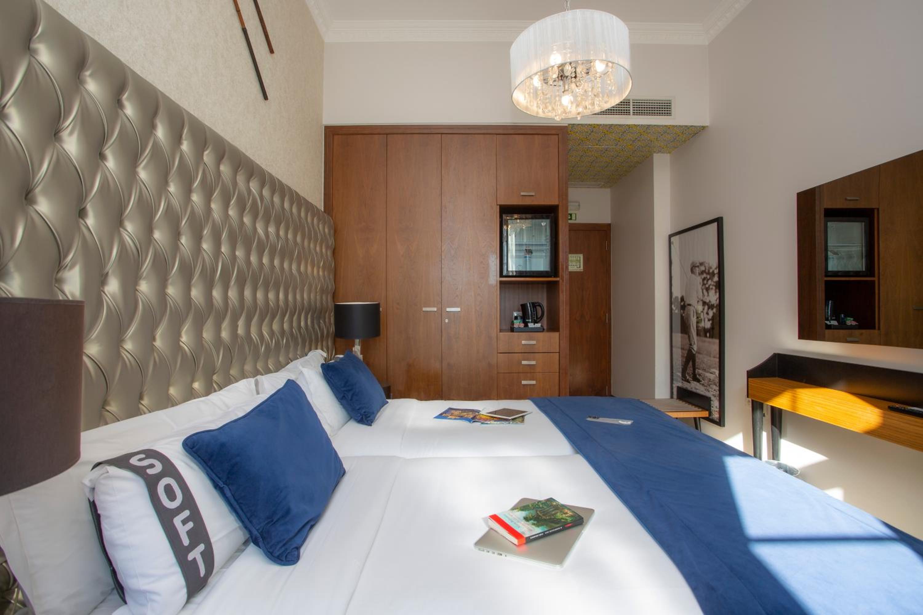 Twin Room - Photo 18