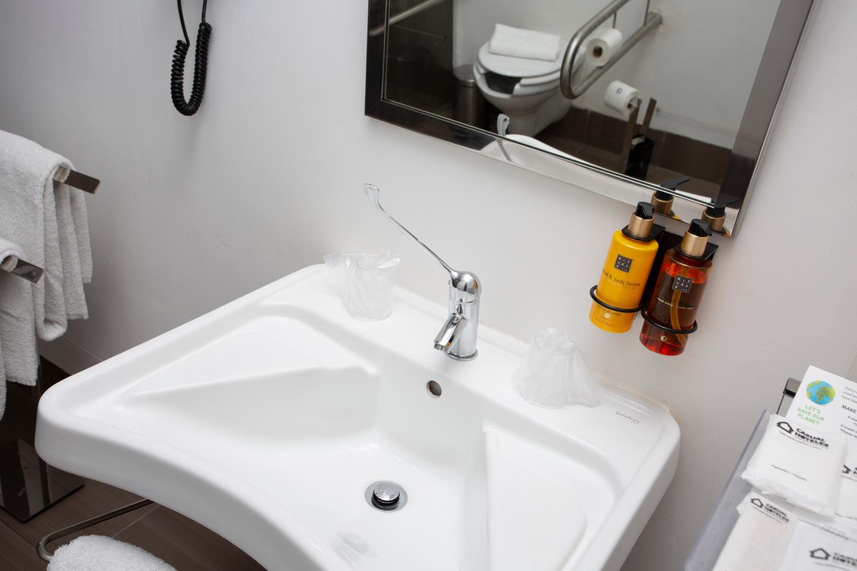 Double Room - Photo 22