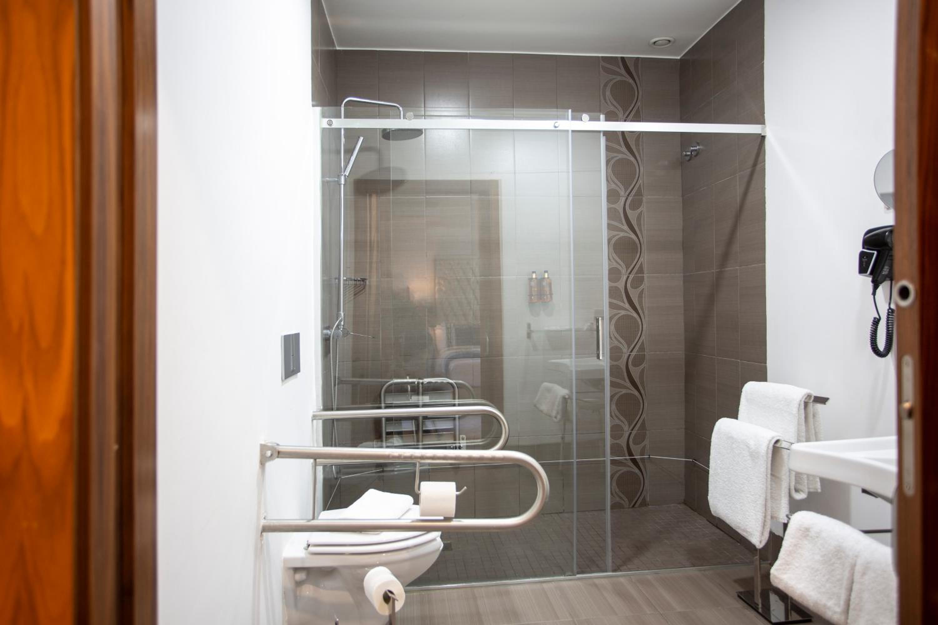 Double Room - Photo 18
