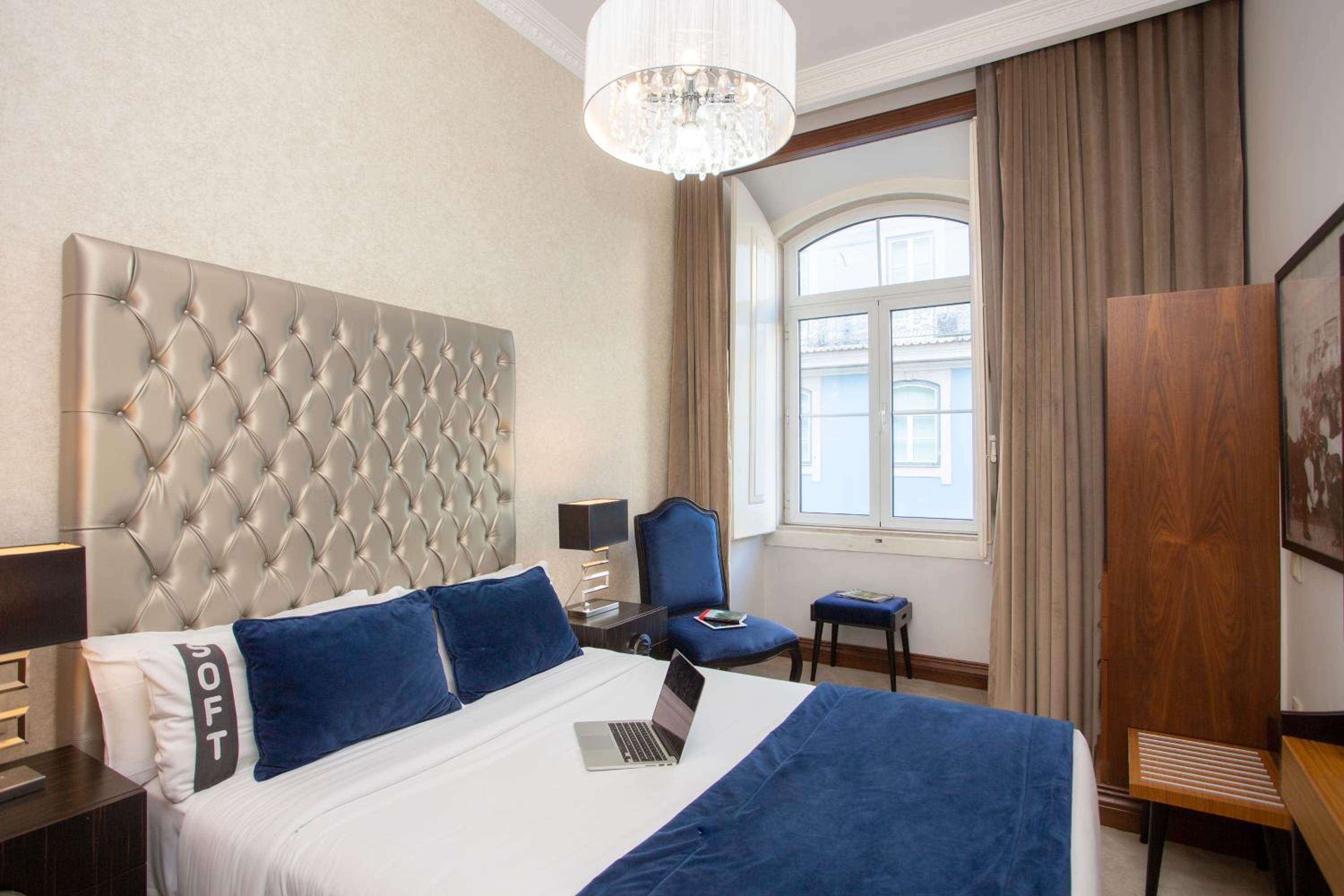Budget Double Room - Photo 22