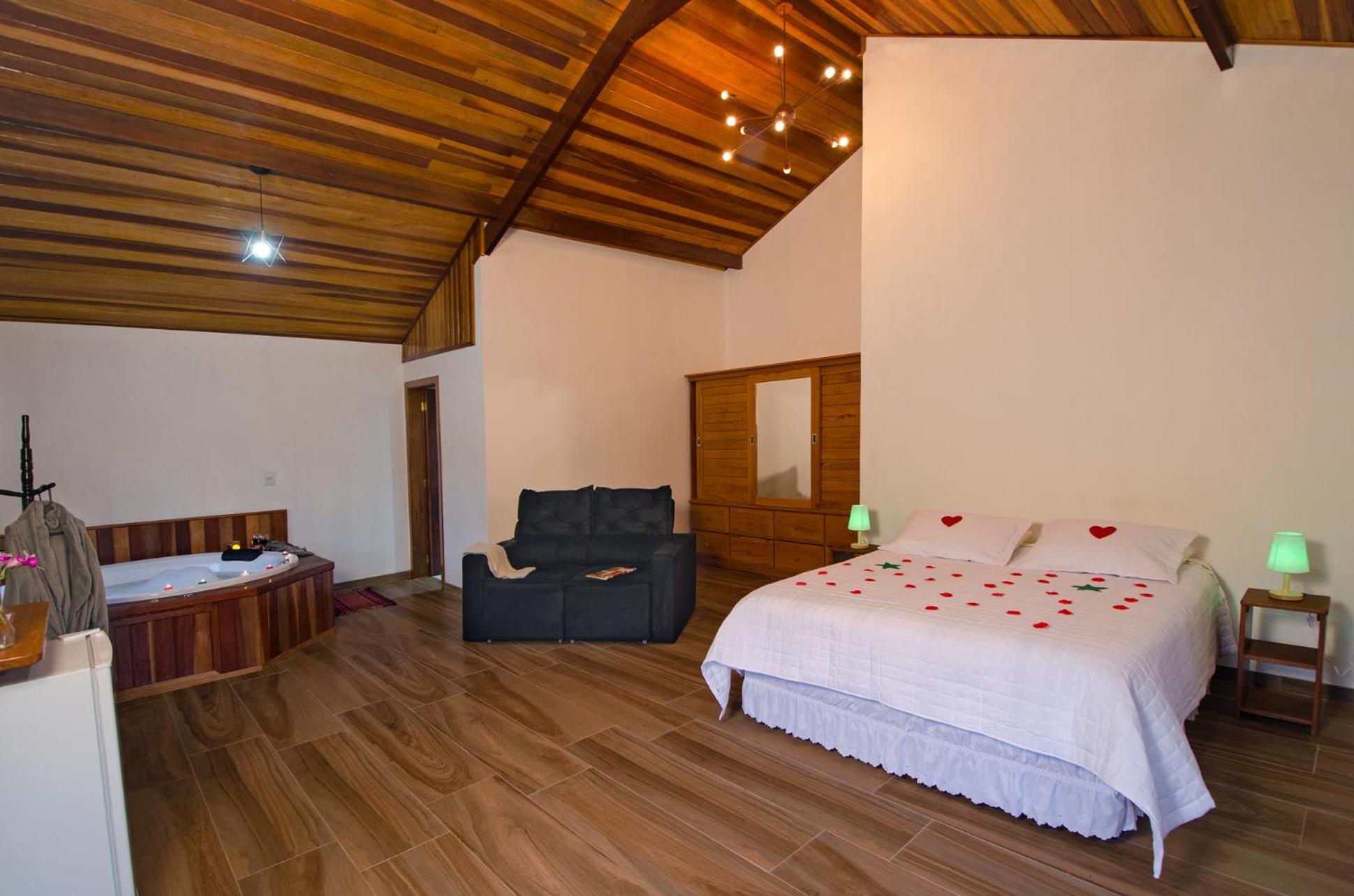 Suite with Spa Bath photo 1