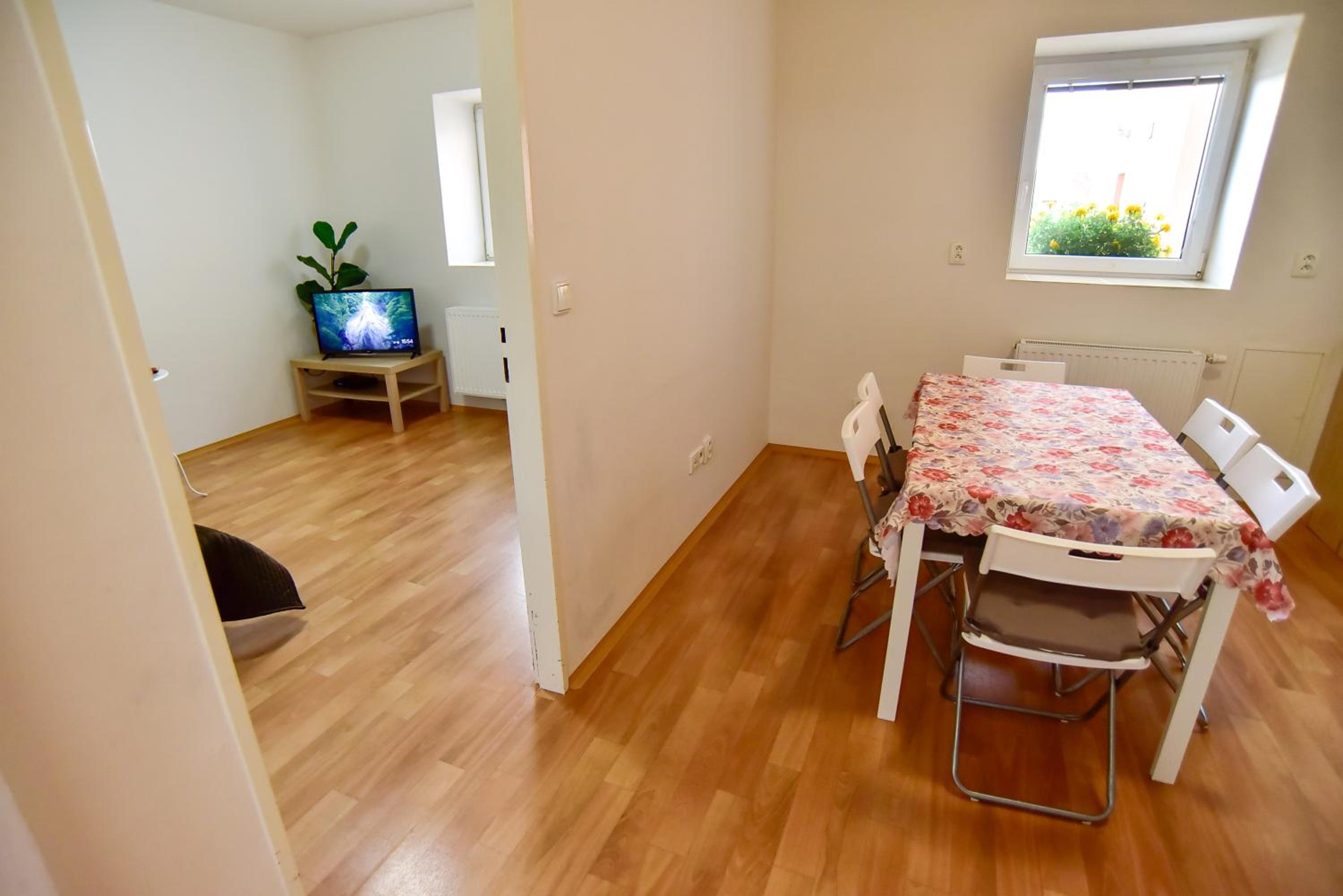 Two-Bedroom Apartment - Photo 5
