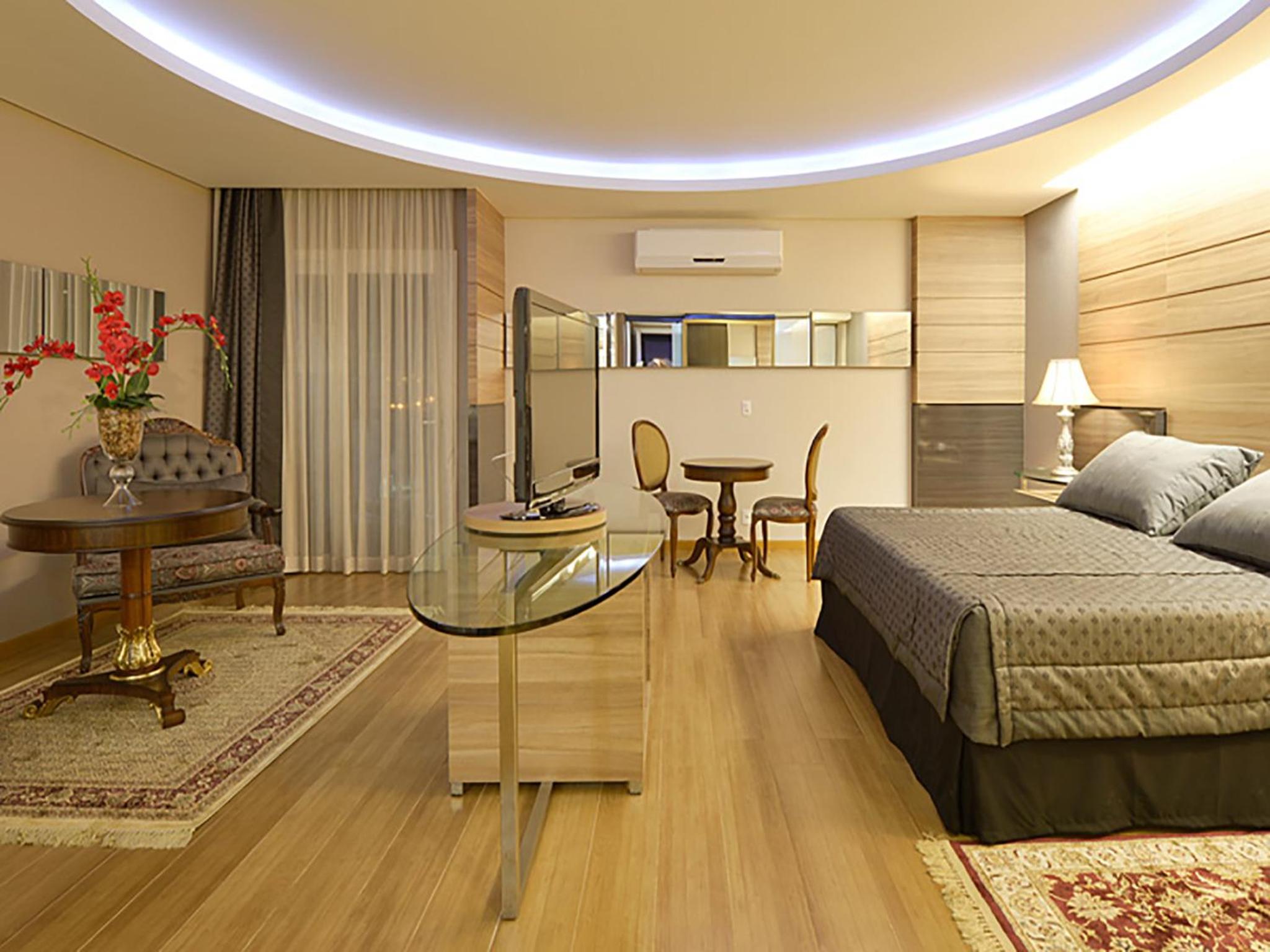 Premium Suite - Photo 2